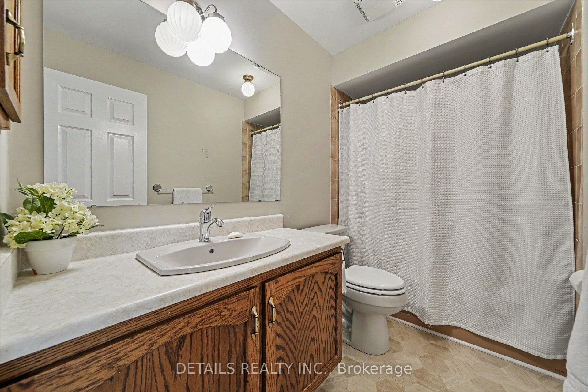 4 piece family bathroom