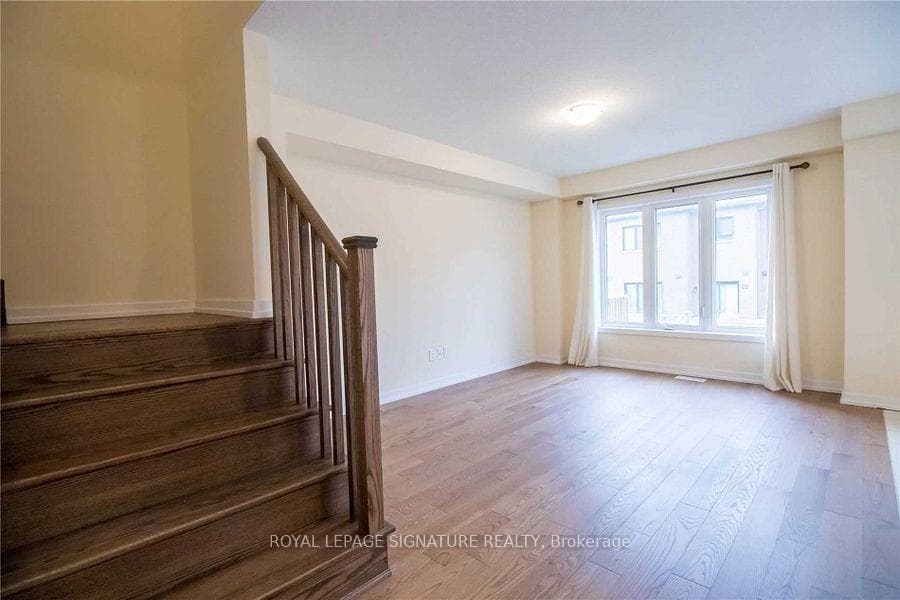 76 Scarletwood Street photo 14