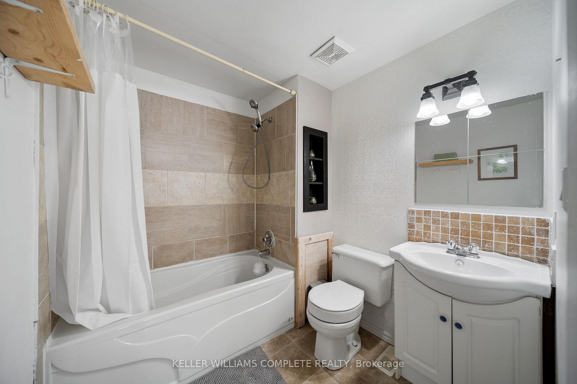 248 Richardson Drive photo 15