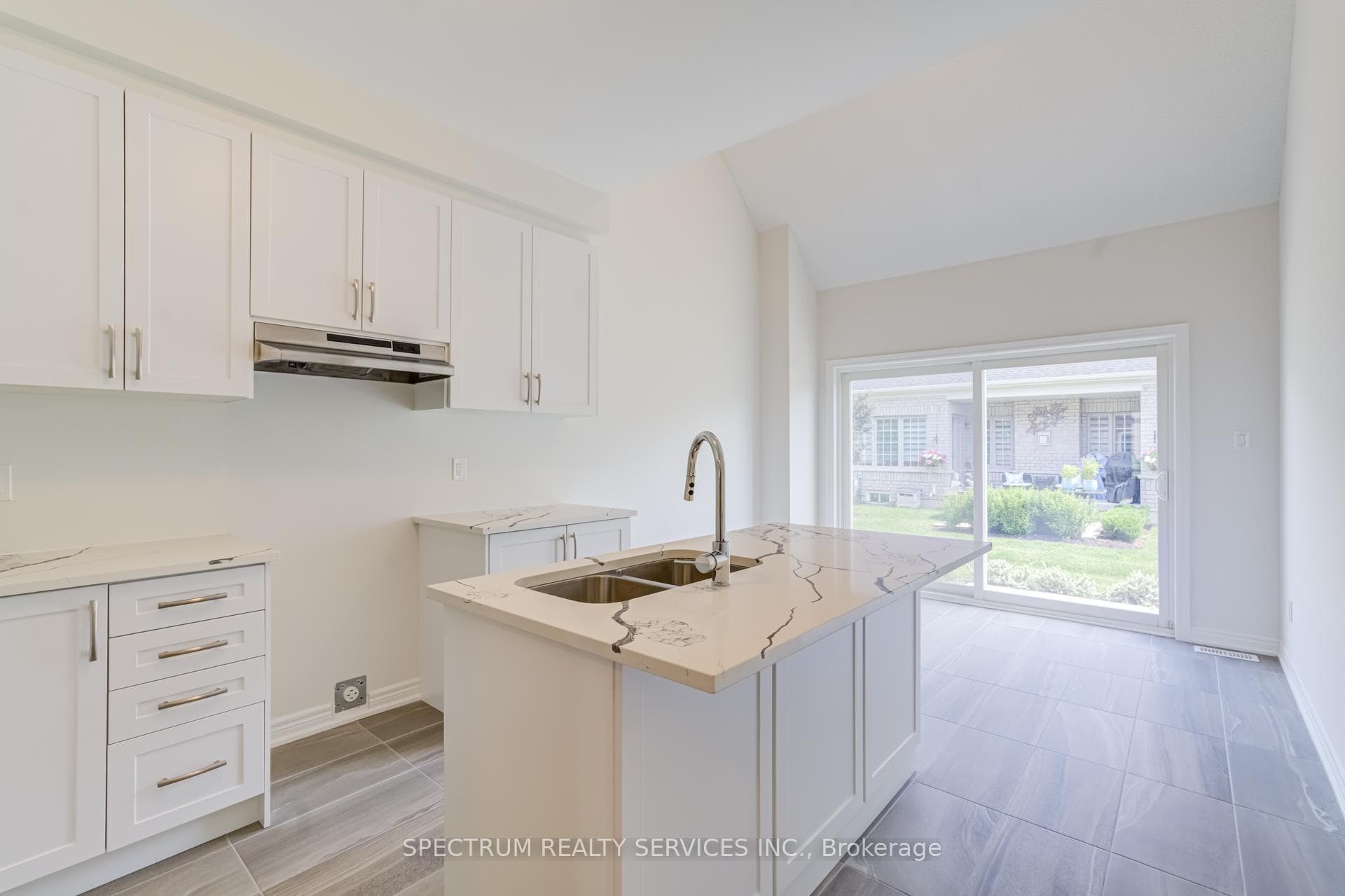 77 Muzzo Drive photo 19