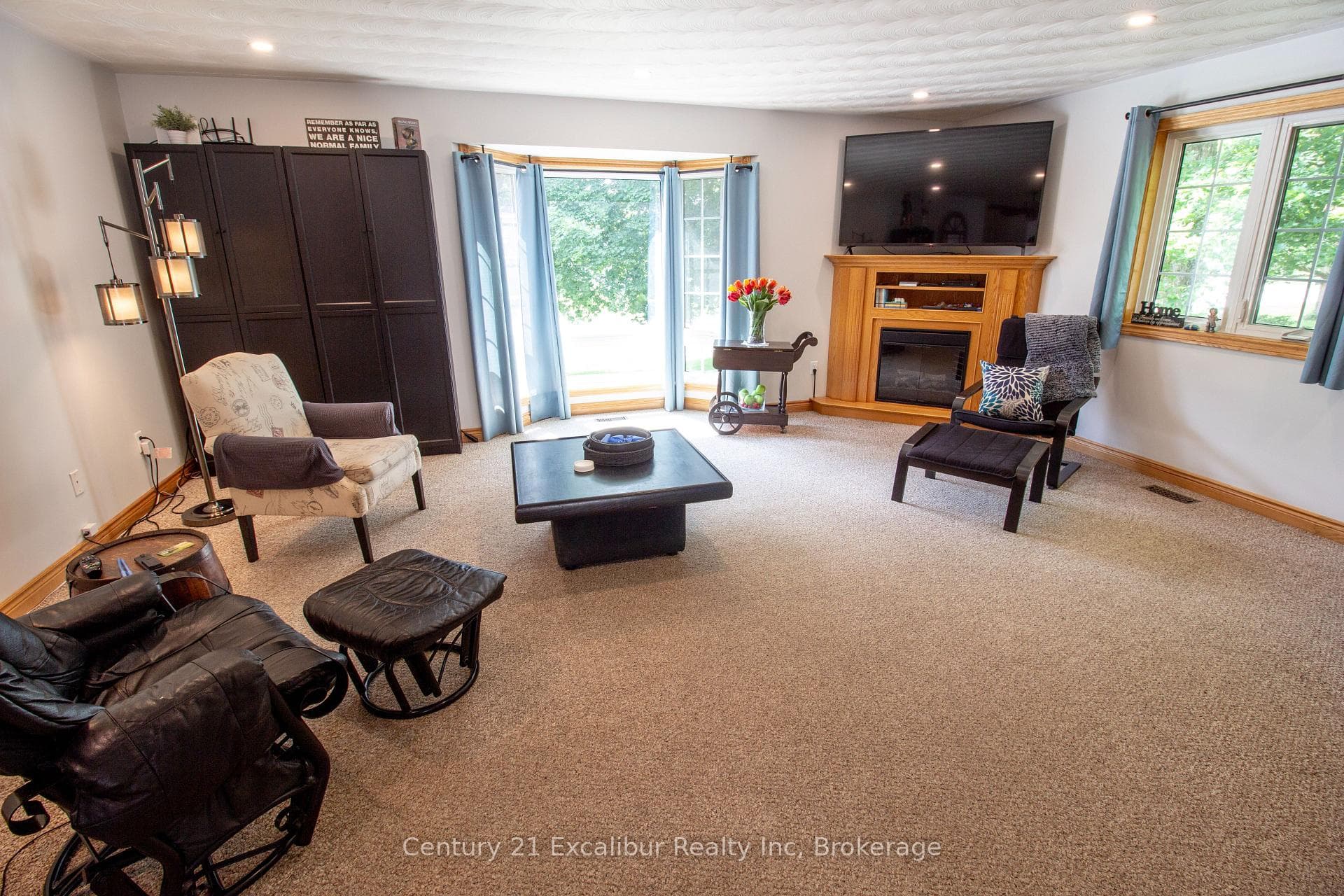 591 Wellington Street photo 7