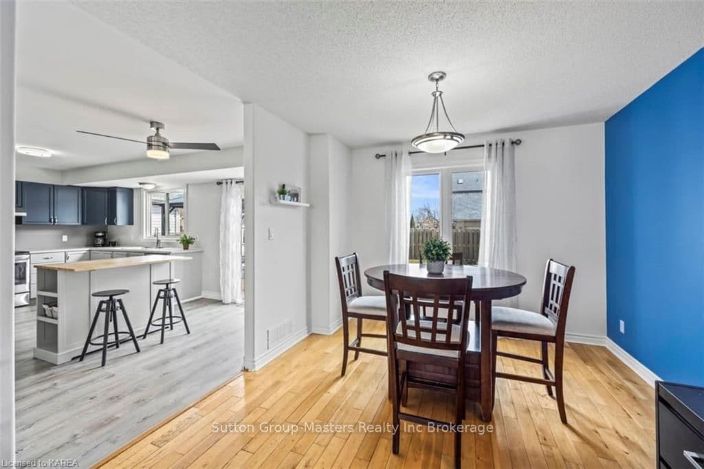 386 COOKE Crescent photo 8