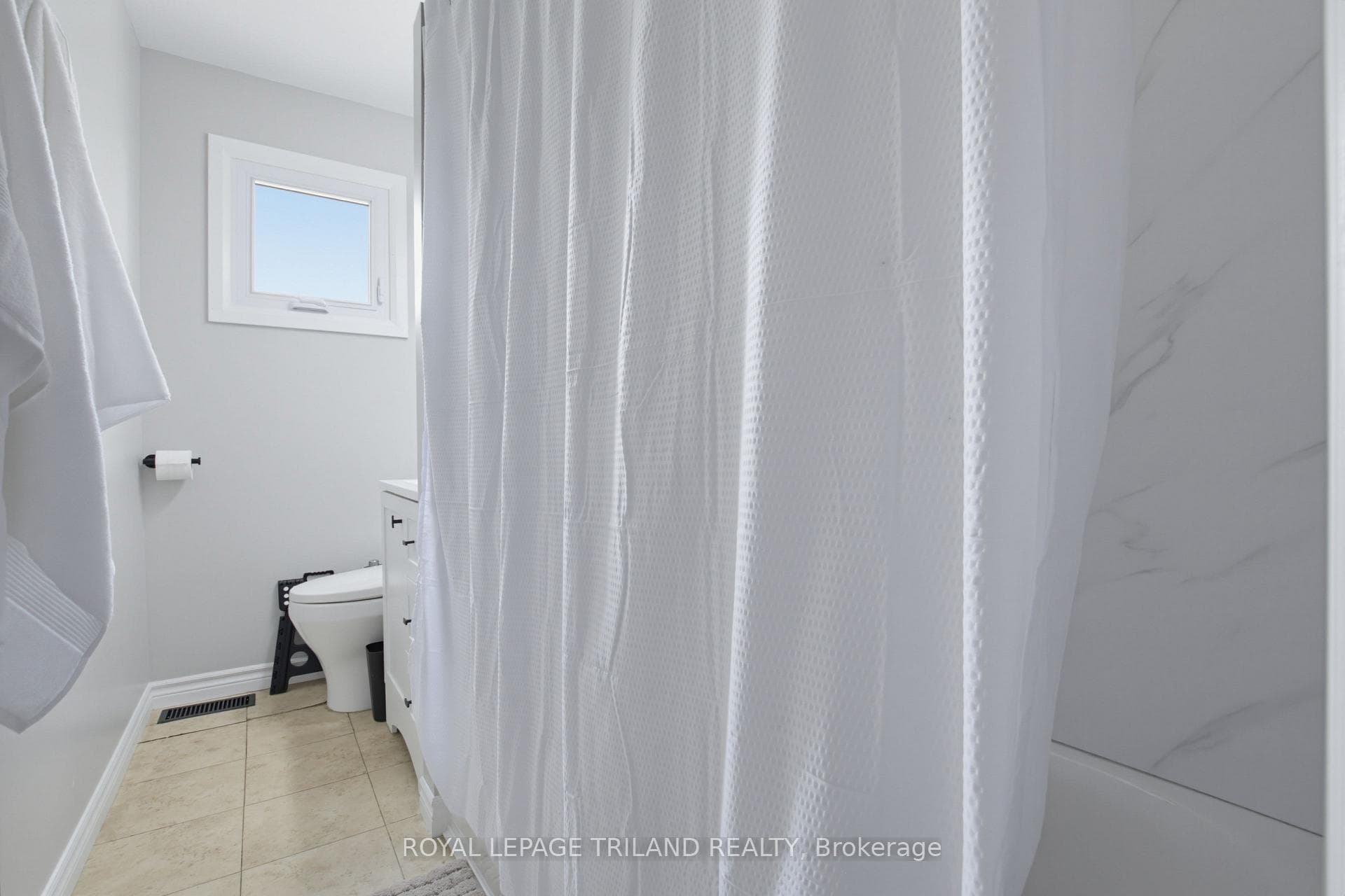 75 Connaught Avenue photo 14