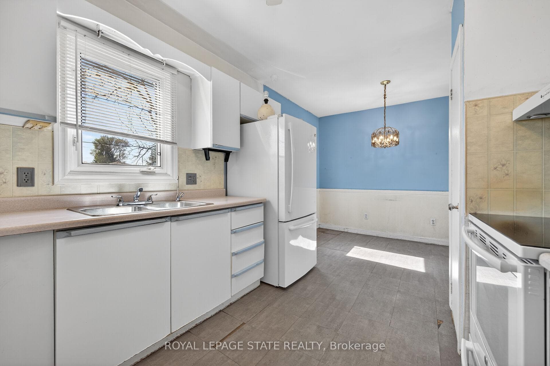 227 West 19th Street photo 8