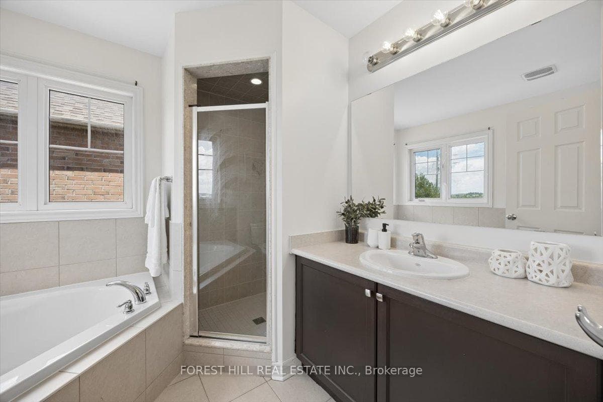 187 Armstrong Crescent photo 25