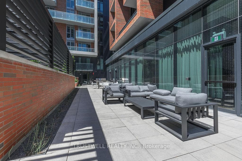 38 Simcoe Promenade Unit 407 photo 21