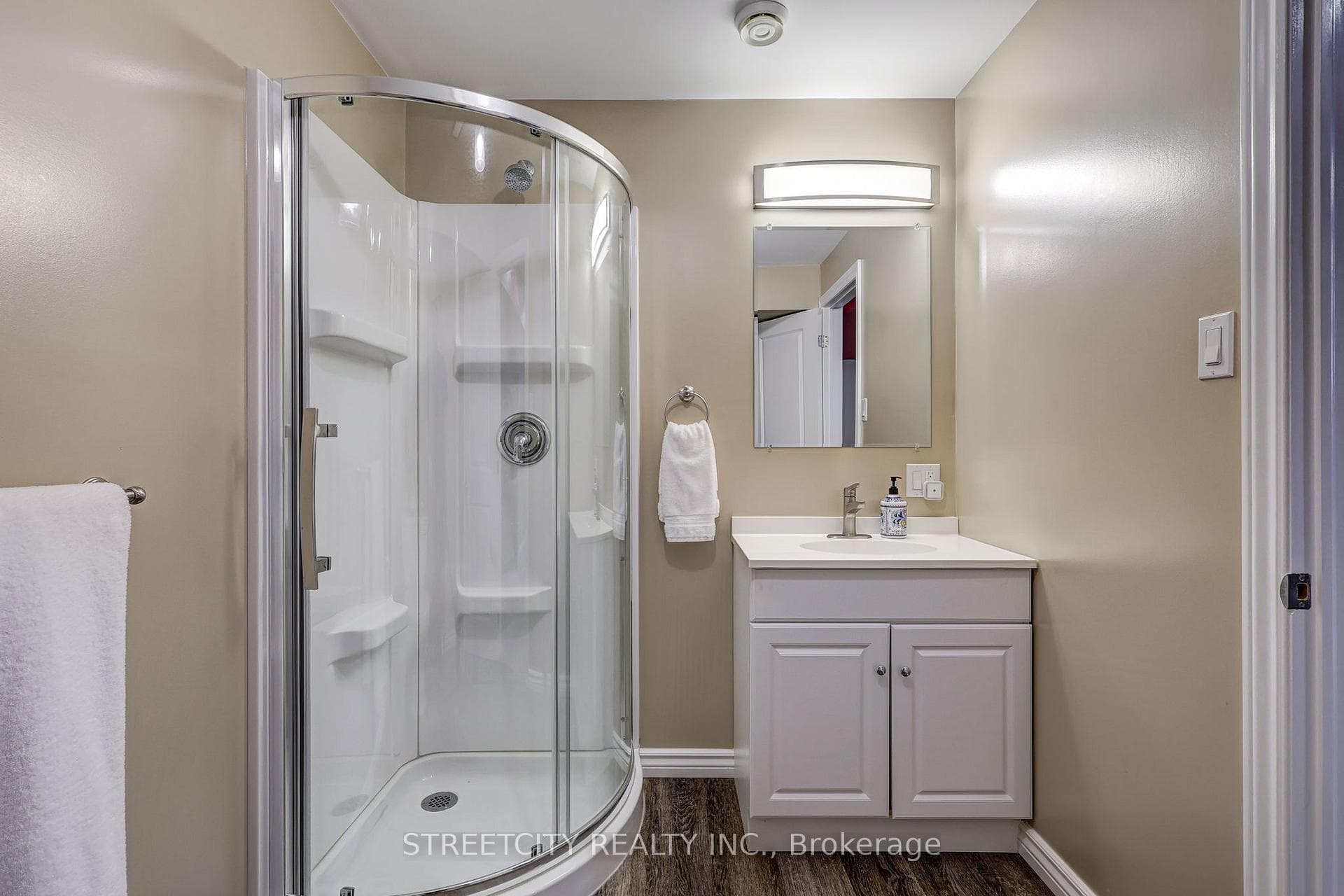 101 Peach Tree Boulevard photo 26