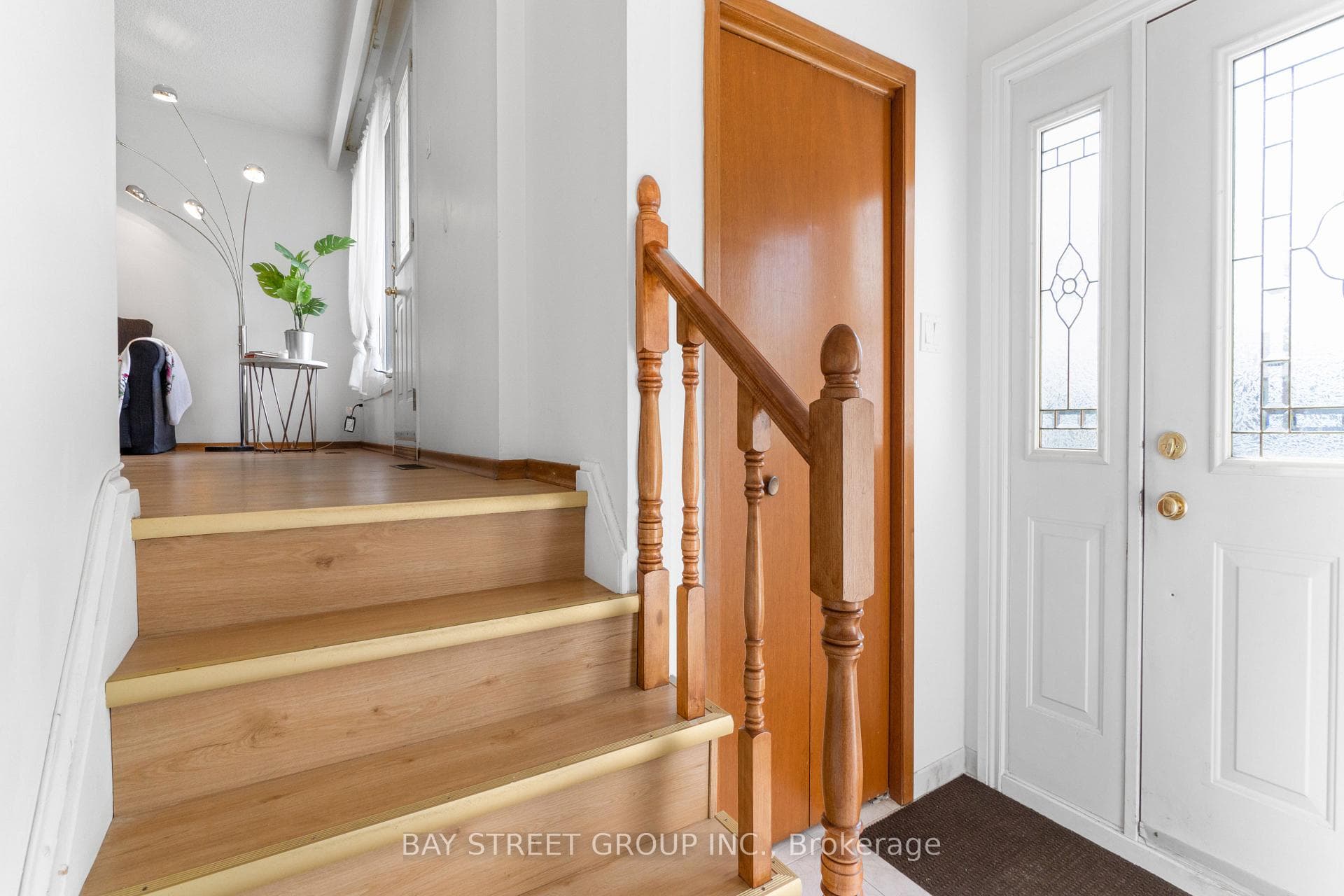 888 Blairholm Avenue photo 5