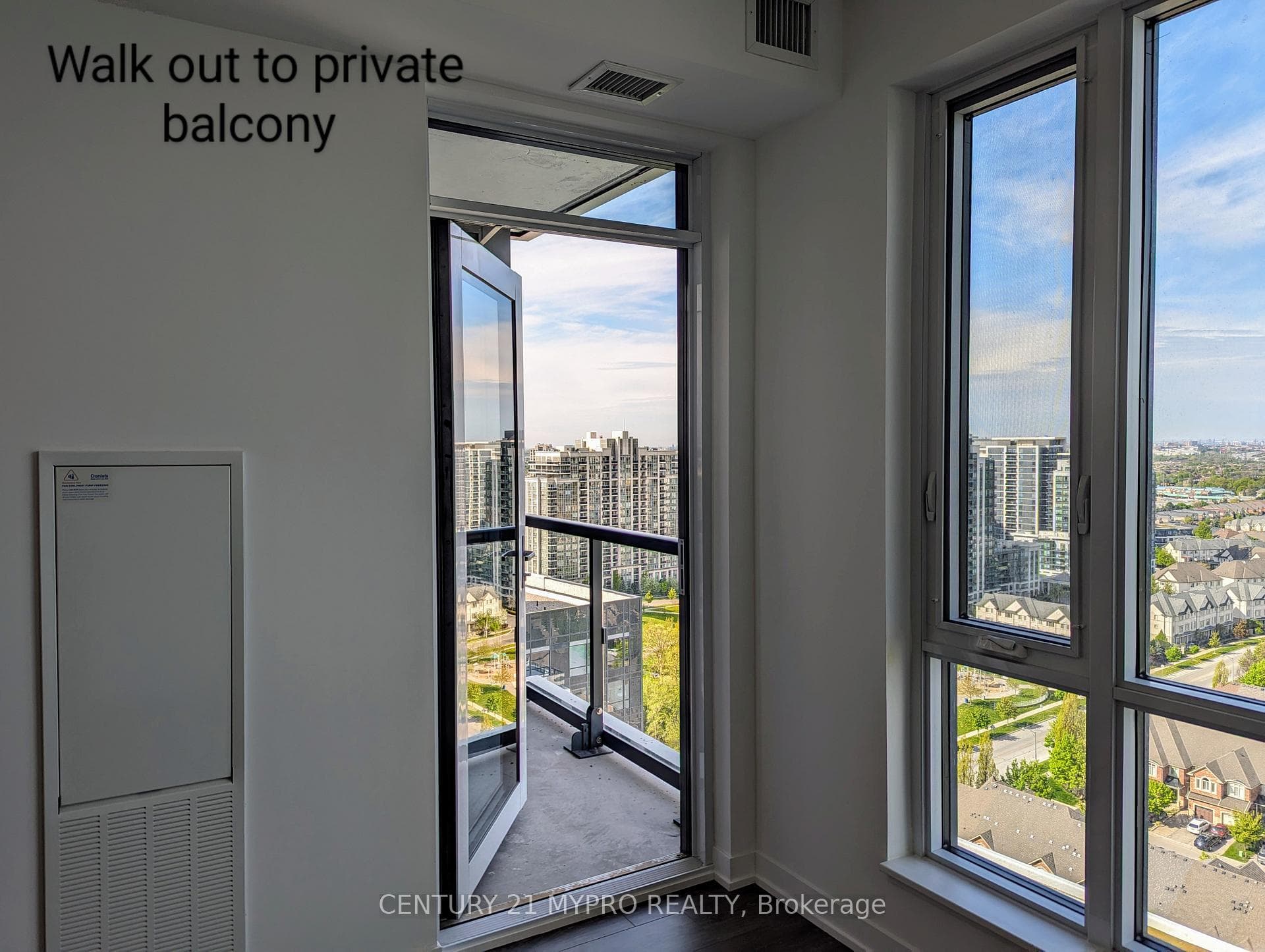 7950 Bathurst Street Unit 2013 photo 8