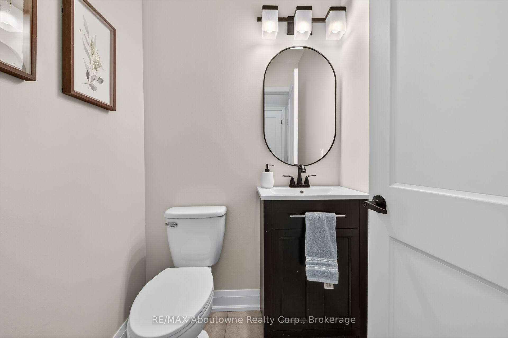2385 Guildstone Crescent photo 15