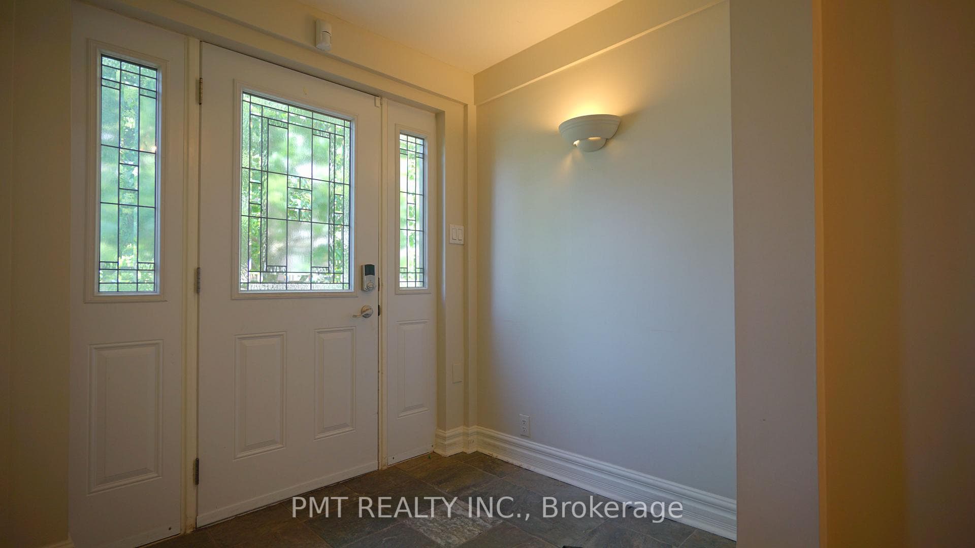 31 Burgess Avenue photo 3