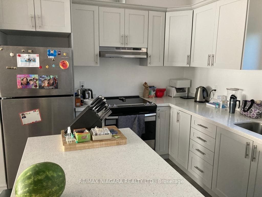 8196 MCLEOD Road Unit 2 photo 5