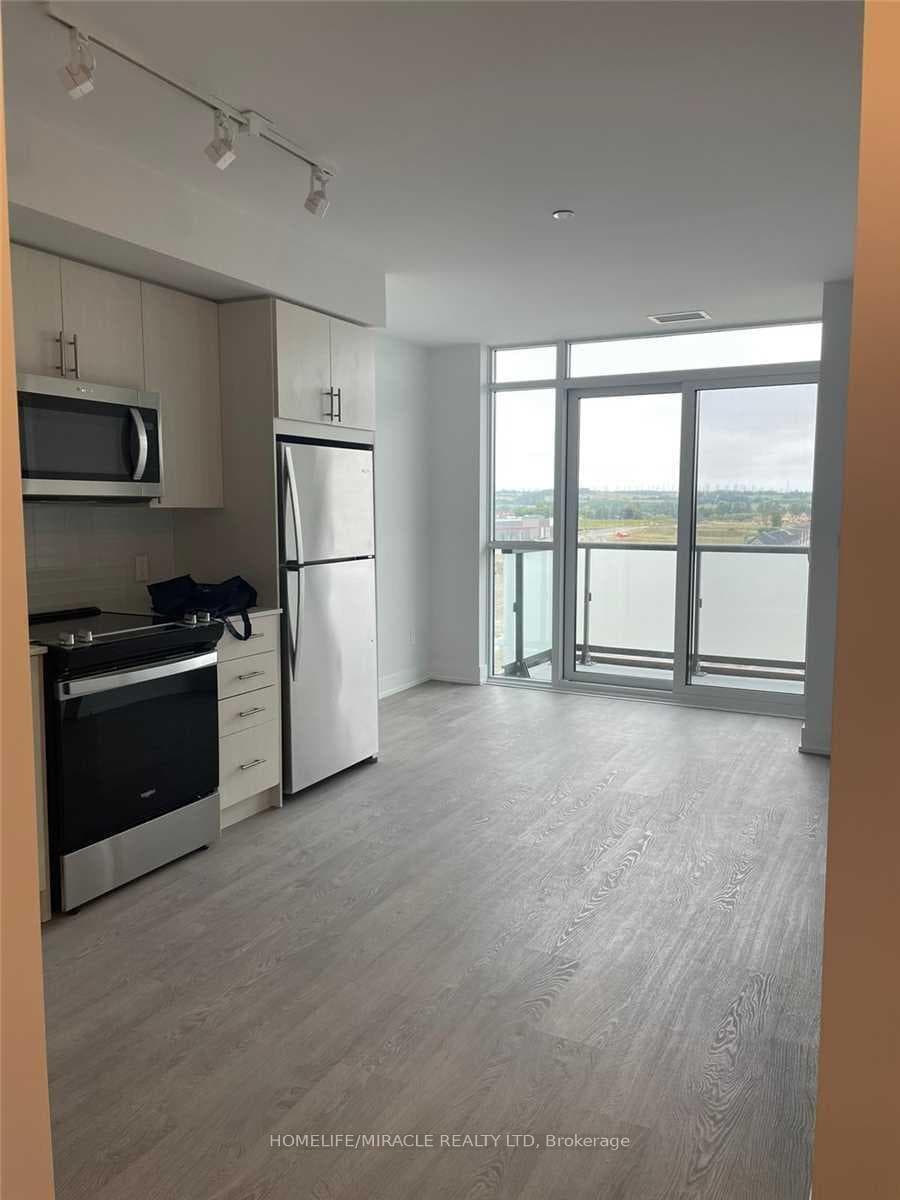 2550 Simcoe Street Unit 714 photo 5