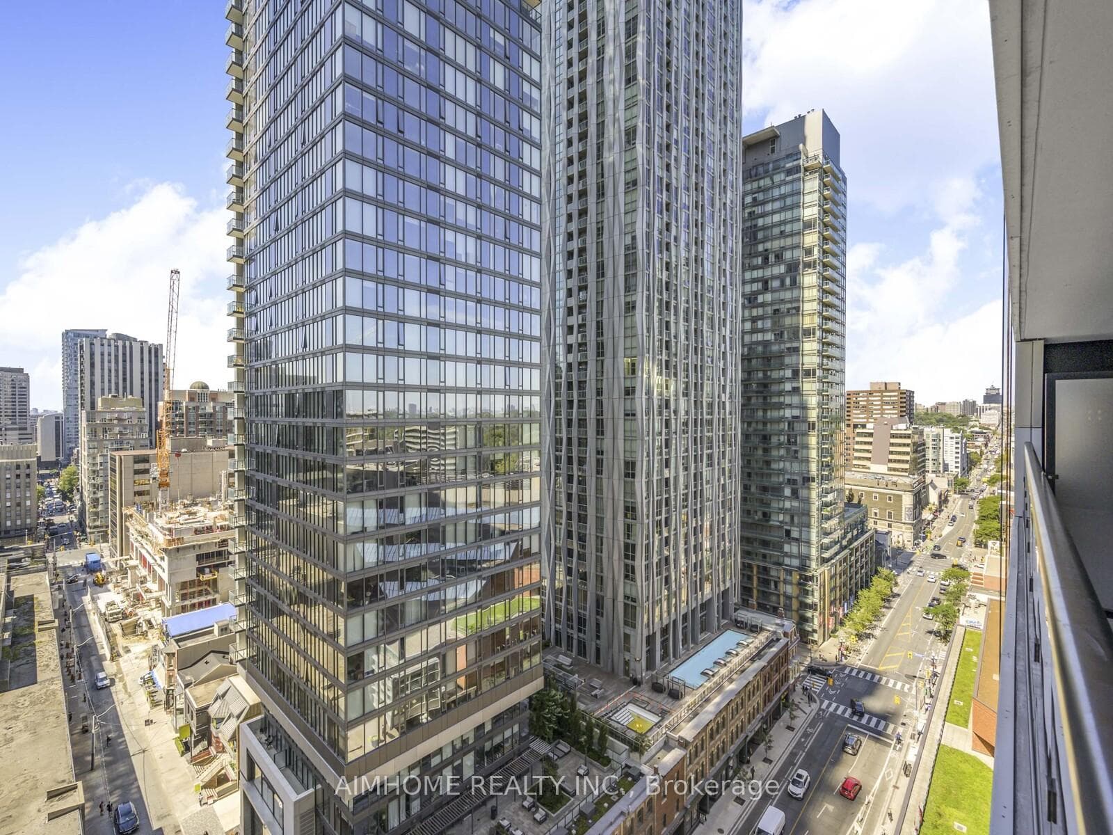 771 yonge Street Unit 1901 photo 1