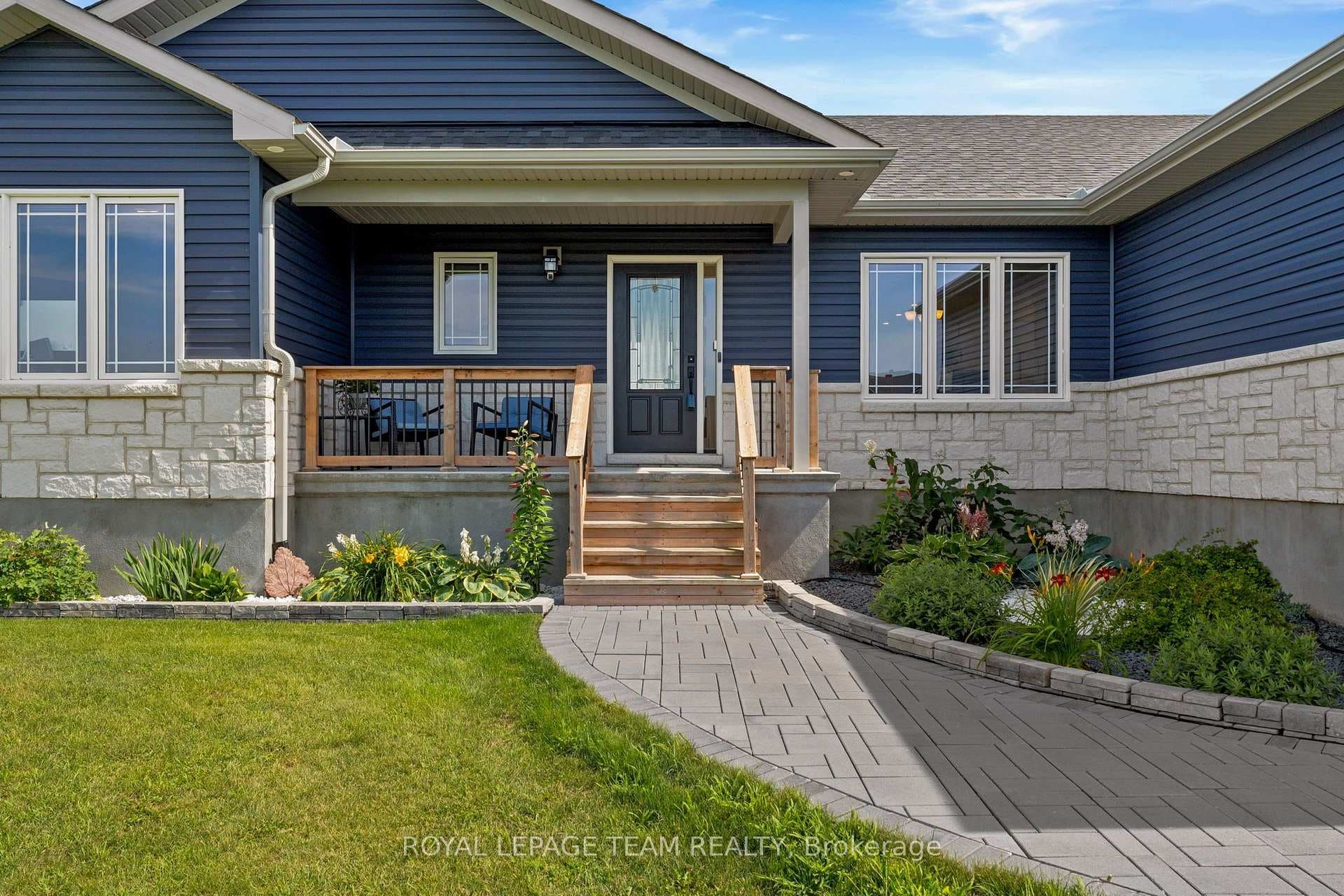 3572 Crosswind Crescent photo 5