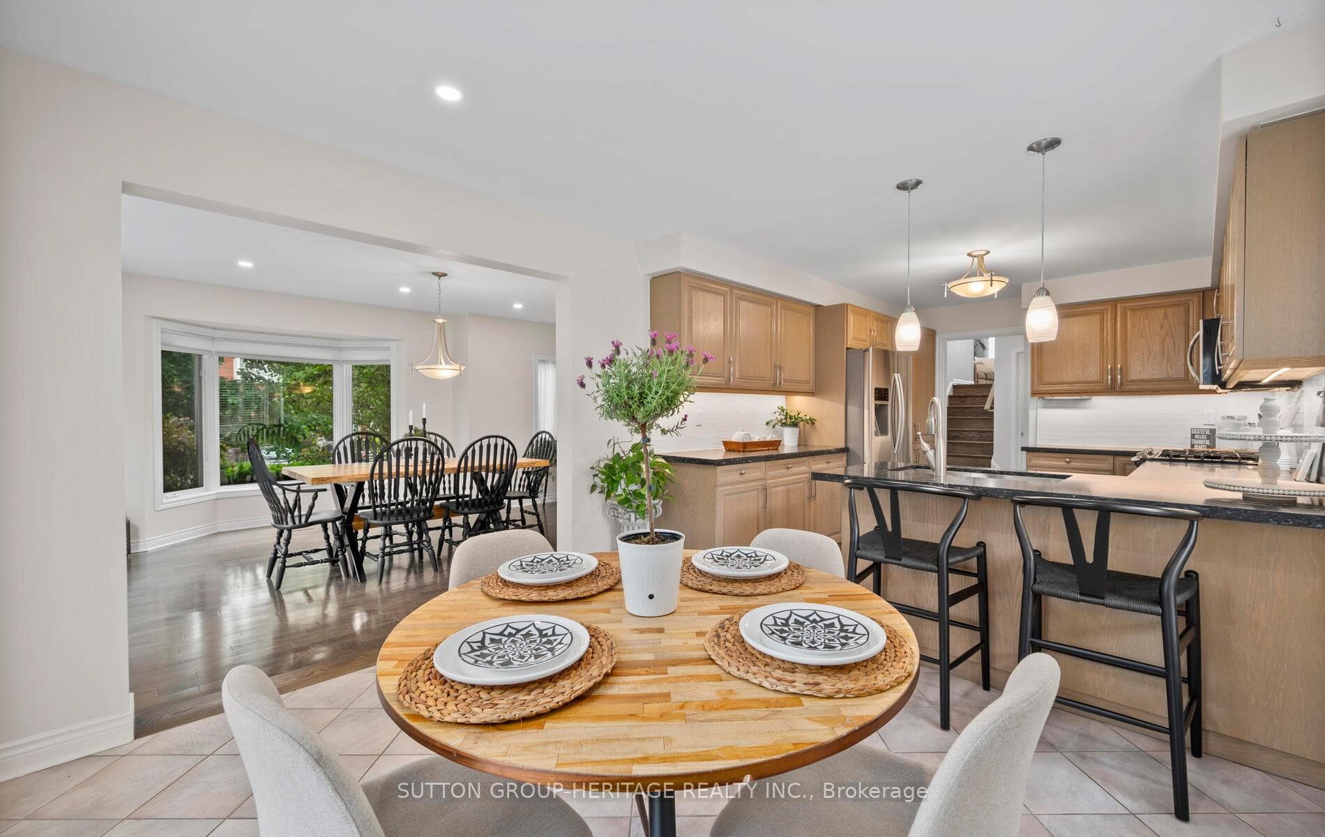 46 Mortimer Crescent photo 10
