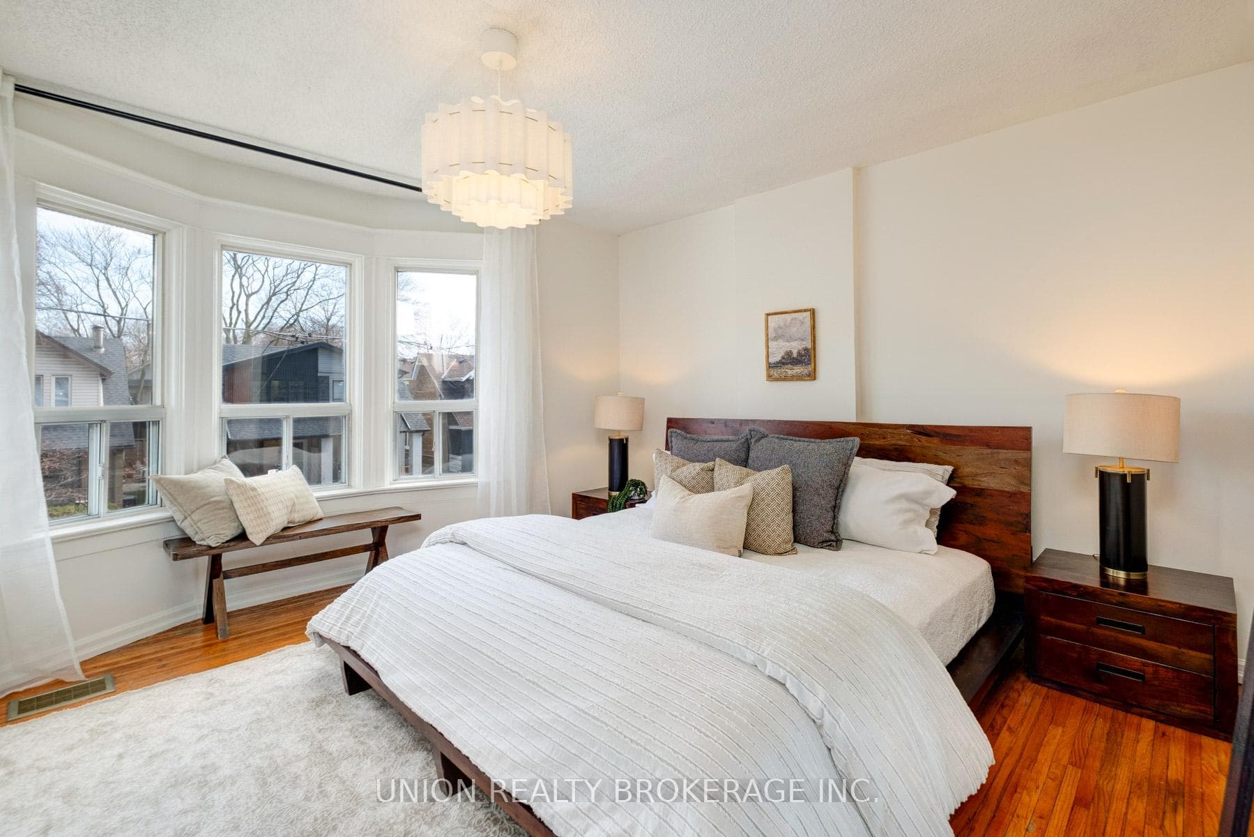 10 Bertmount Avenue photo 21