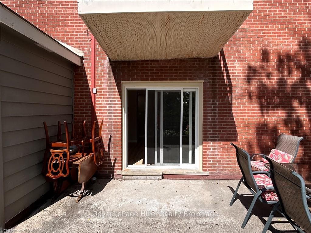 98 WILLIAM Street Unit 1 photo 12