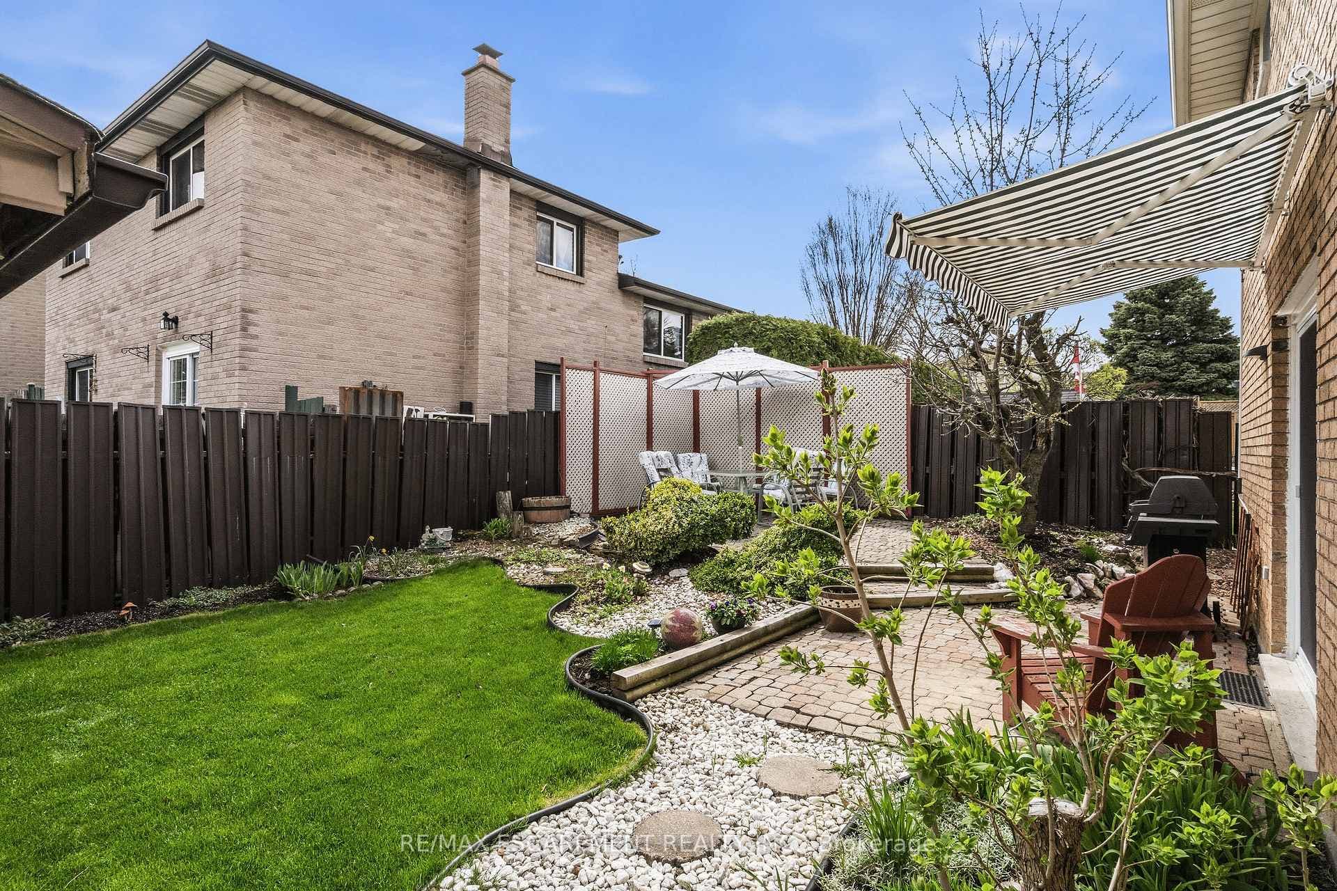 263 Guildwood Drive photo 43
