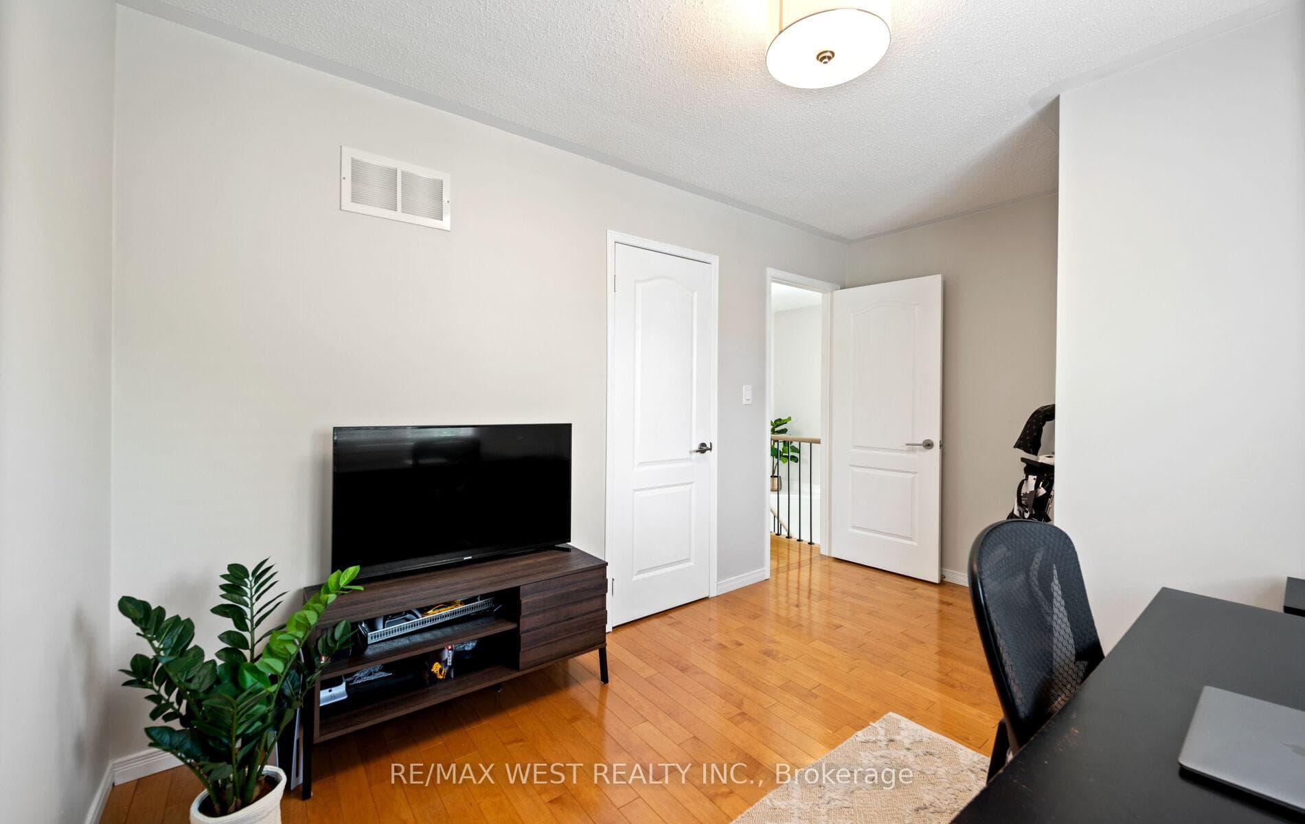 11 Beehive Drive photo 32