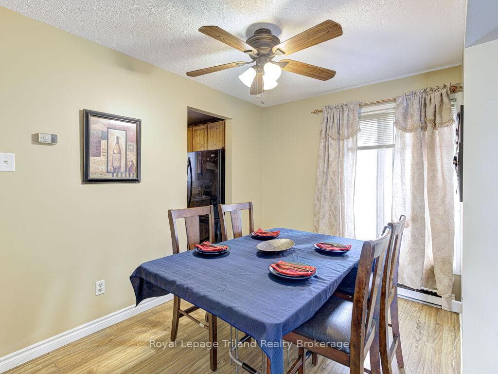8 Hazelglen Court photo 15