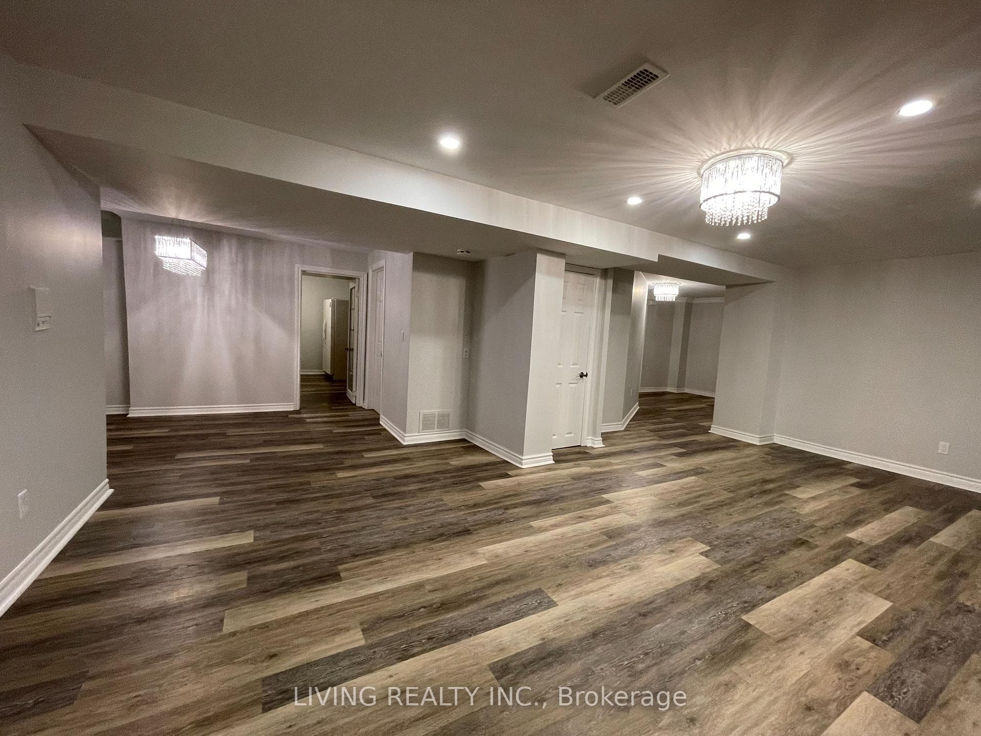 243 Butterfield Crescent Unit Lower photo 8