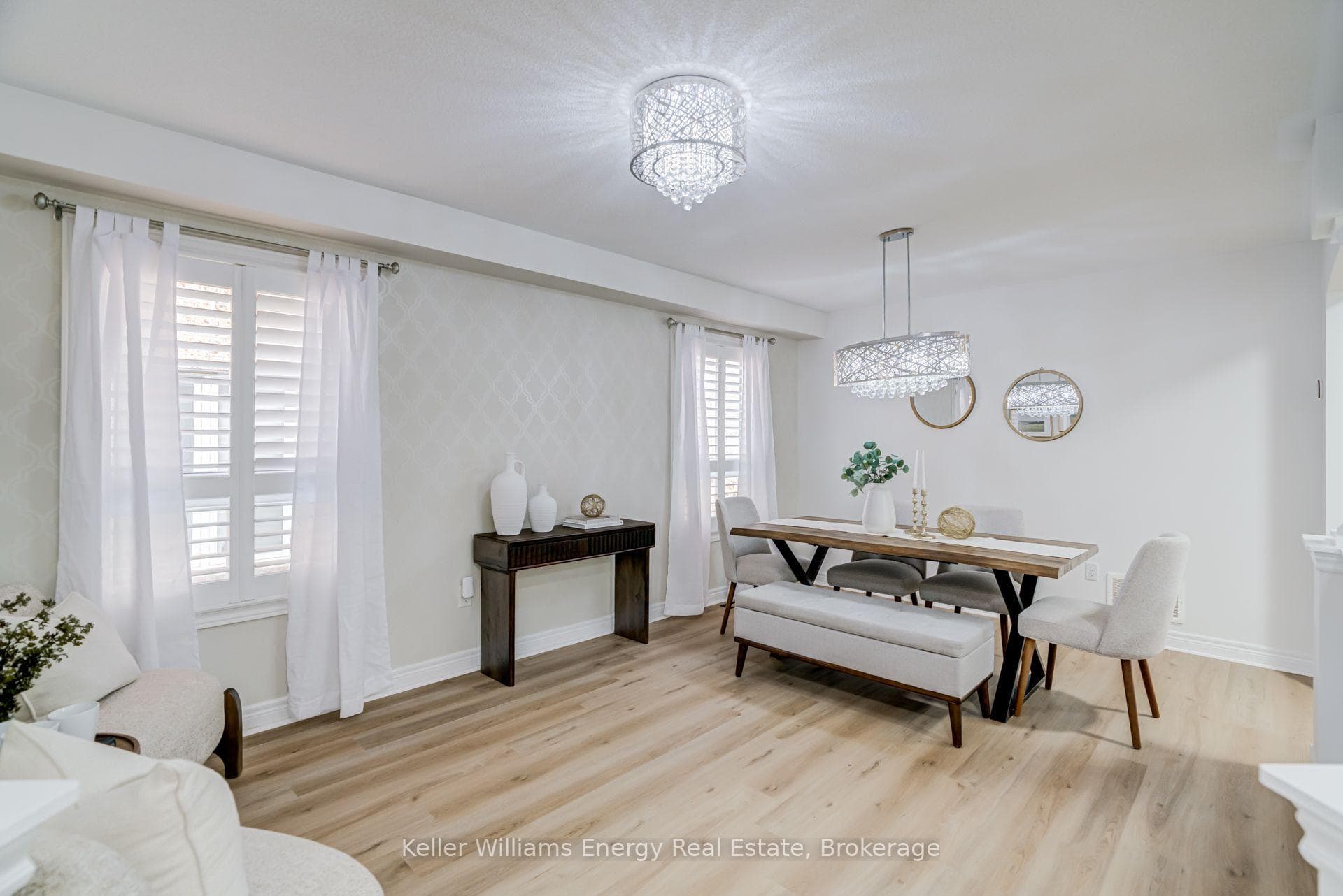 1342 Harlstone Crescent photo 10