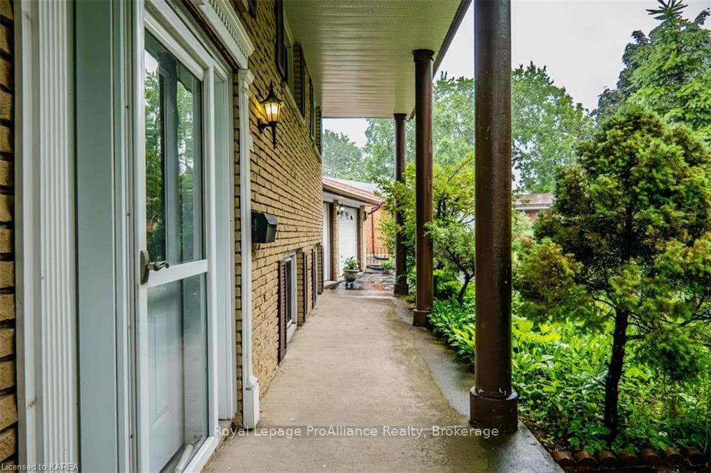 238 MCGILL Street photo 5