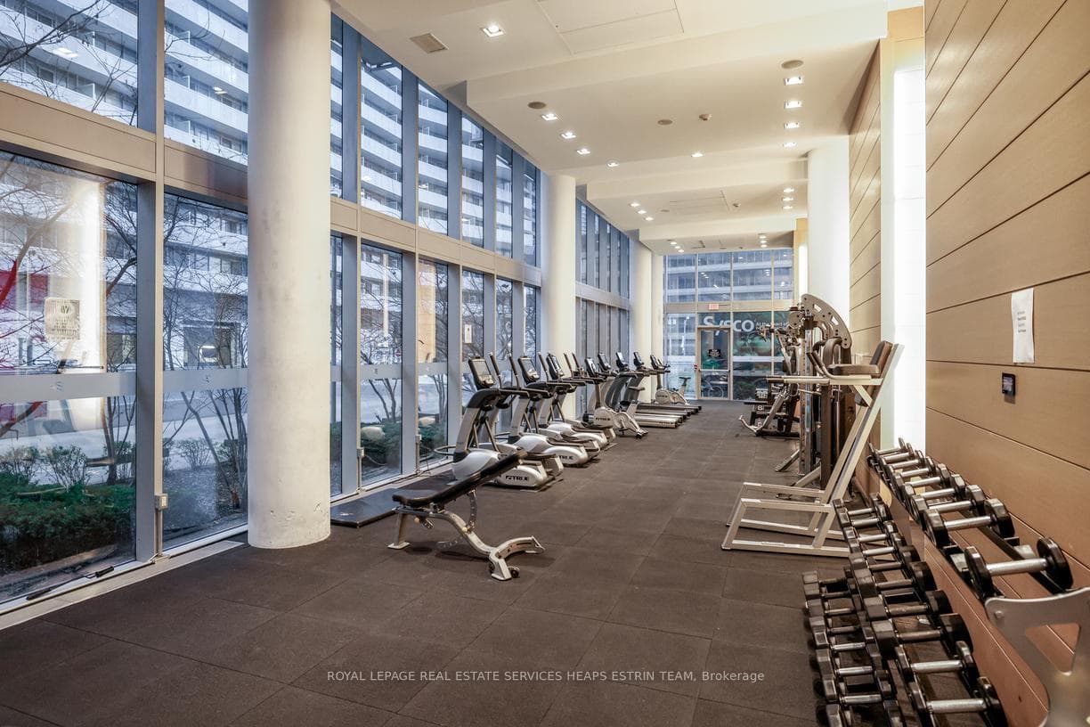 29 Queens Quay Unit 916 photo 36
