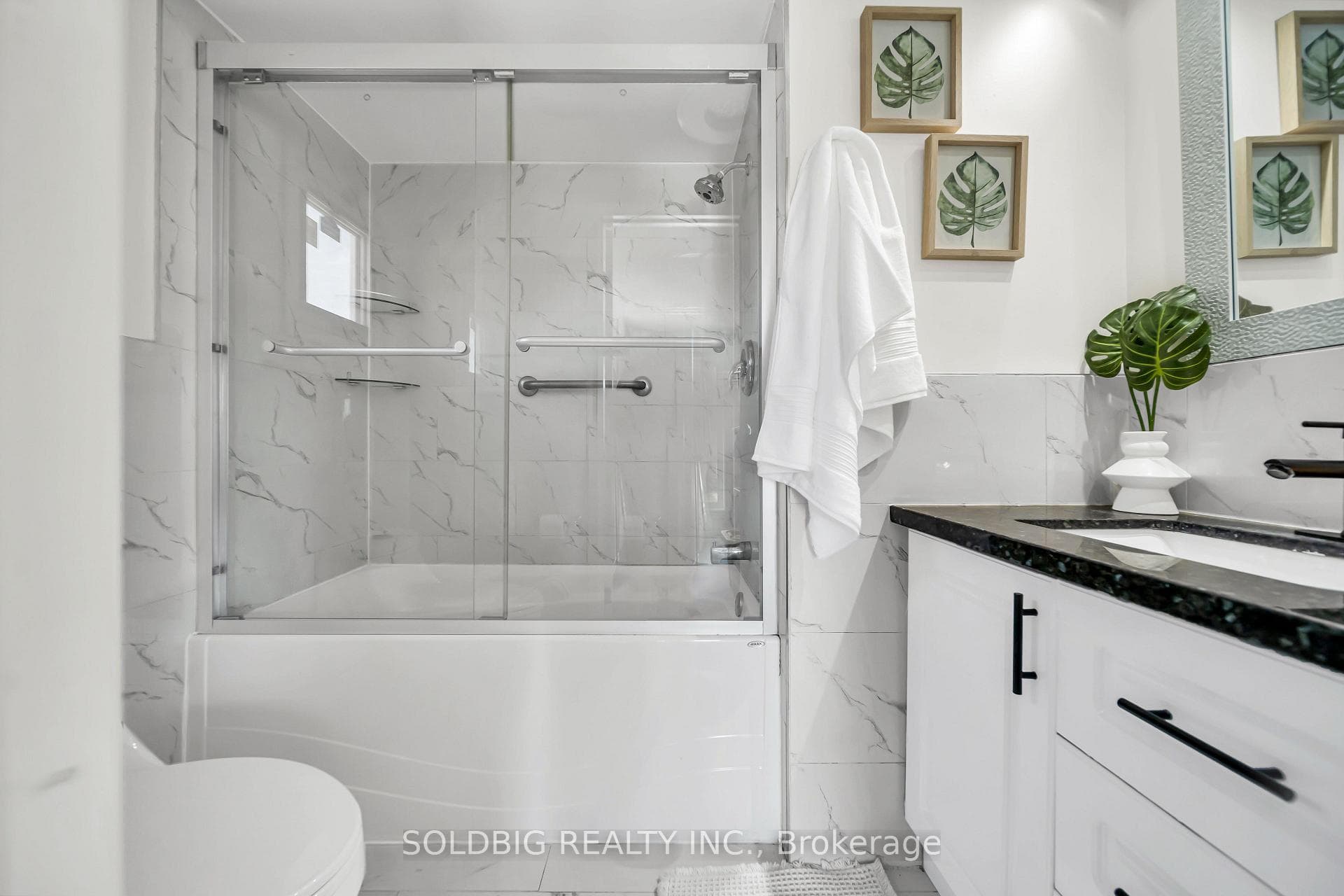76 Banting Crescent photo 19