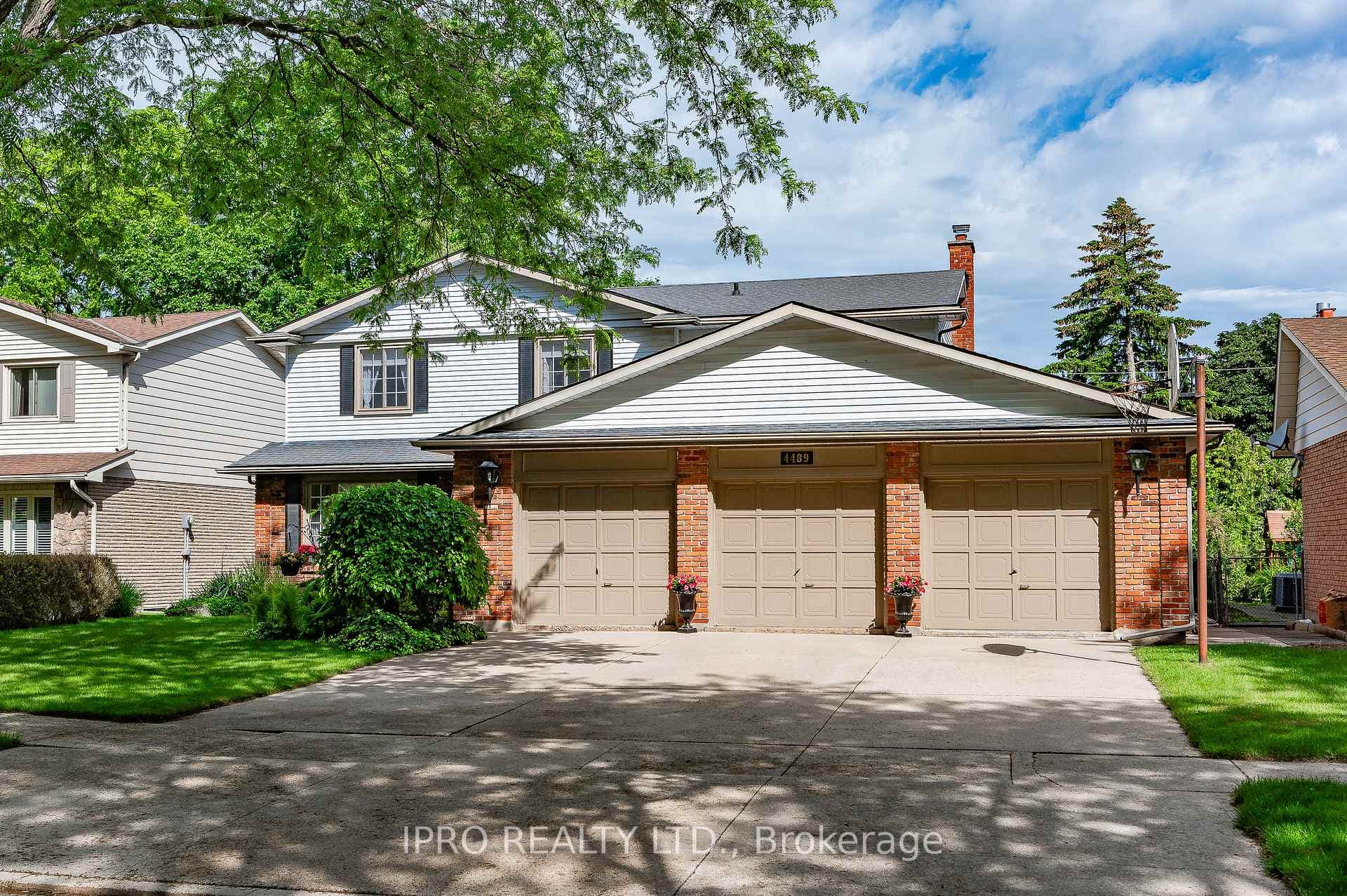 4489 Concord Place photo 1