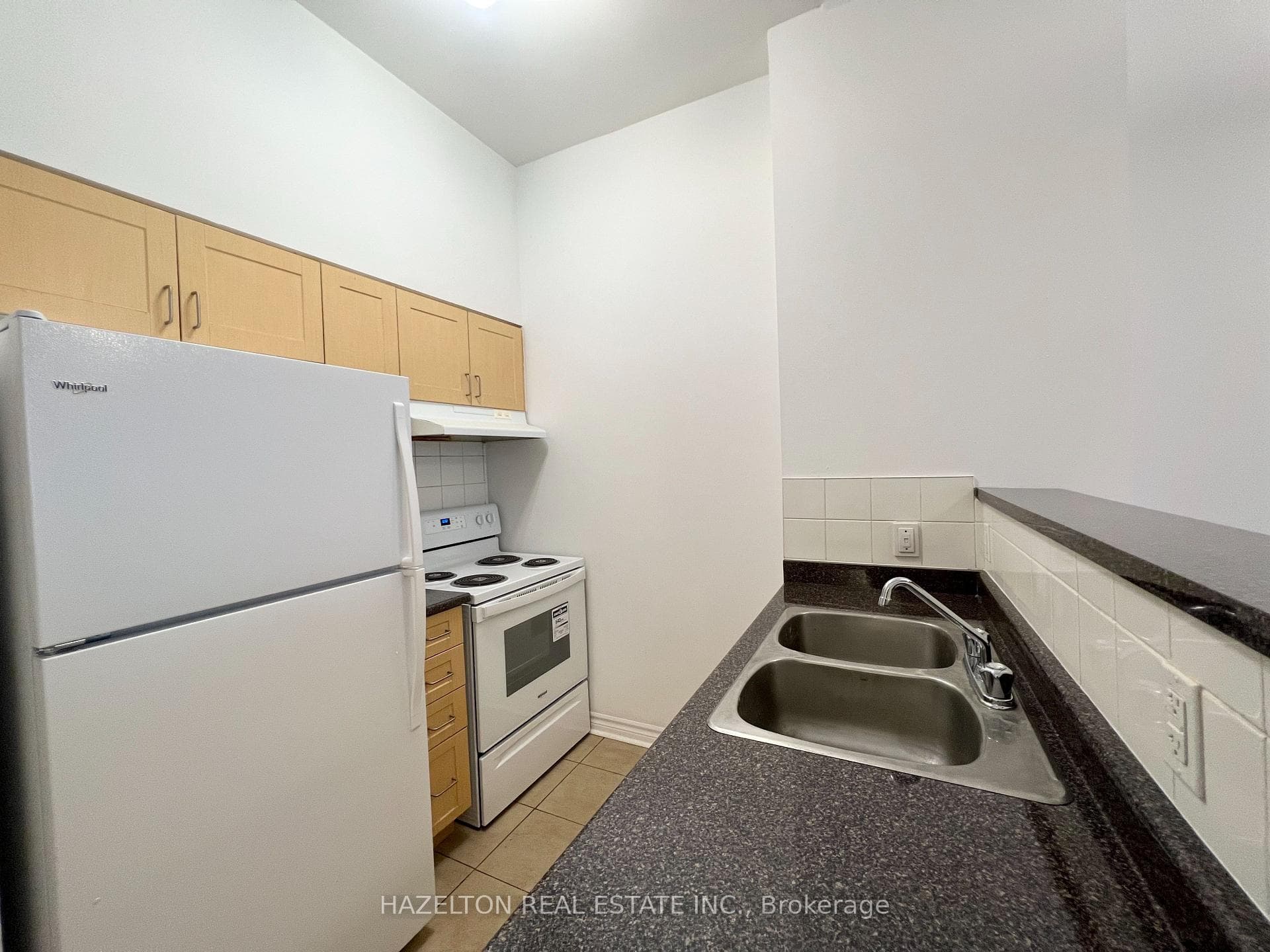 800 Lansdowne Avenue Unit 113 photo 5