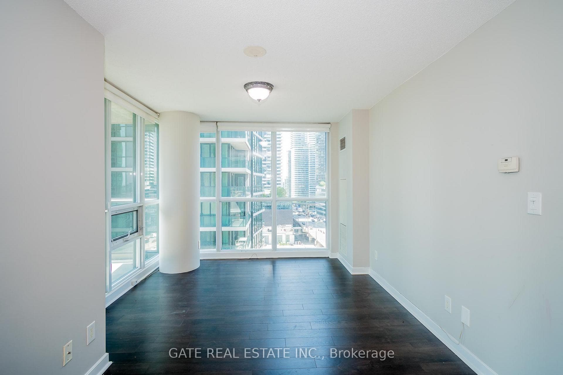 18 Harbour Street Unit 1410 photo 15