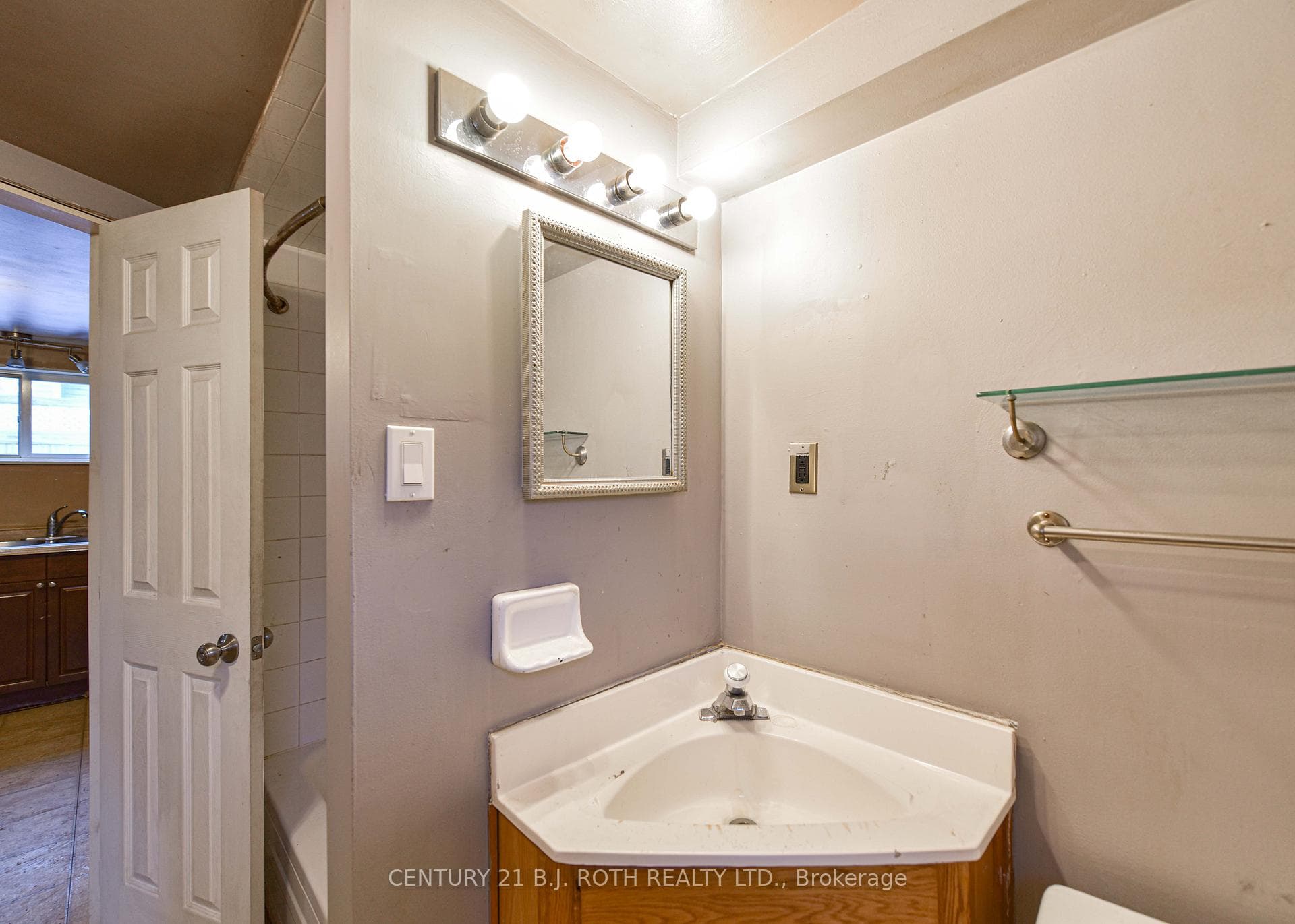 28 South Street photo 24
