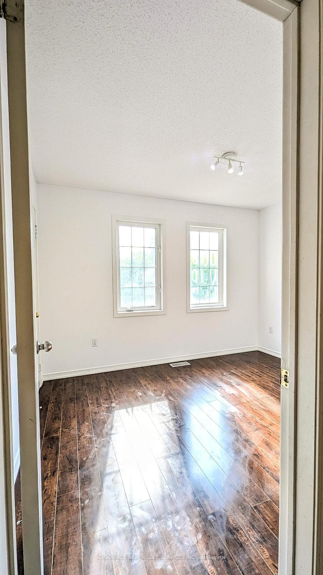 44 Eli Shackleton Court photo 7