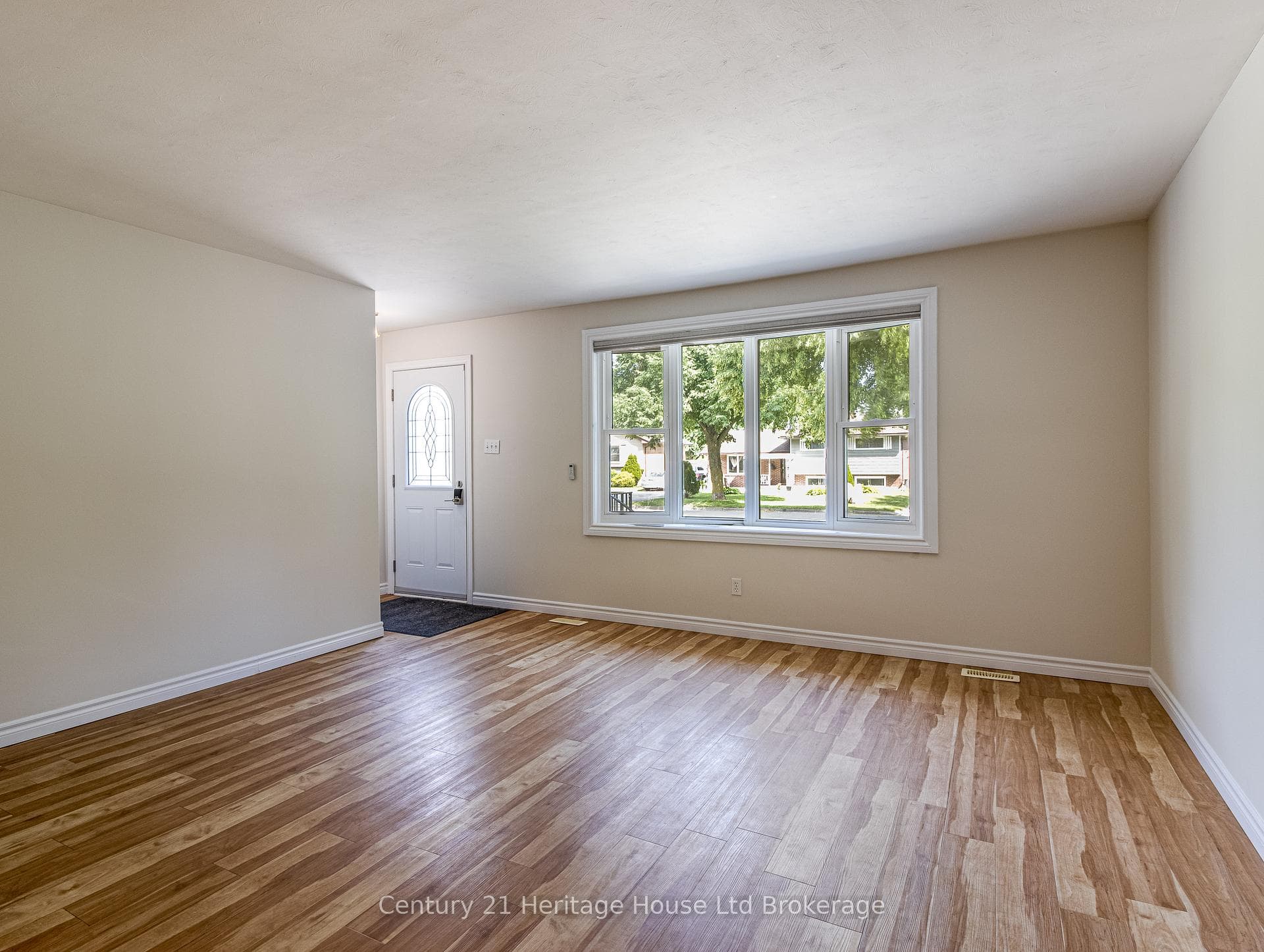 1574 NAIRN Avenue photo 10