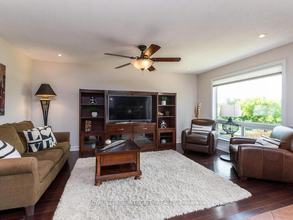 111 Comba Drive photo 14