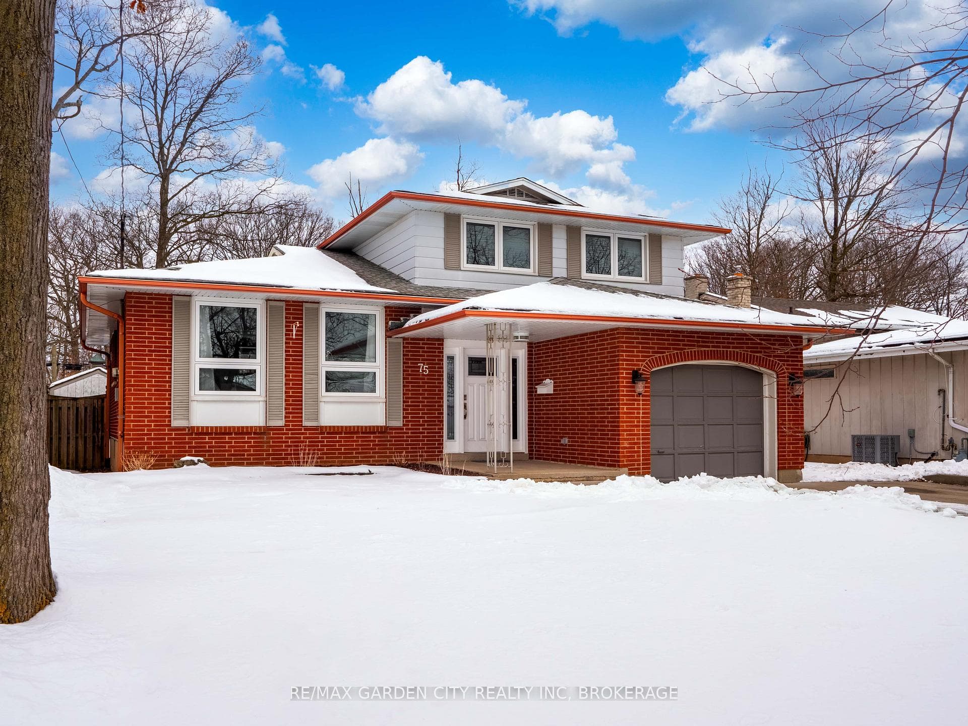 75 Dunvegan Road photo 1