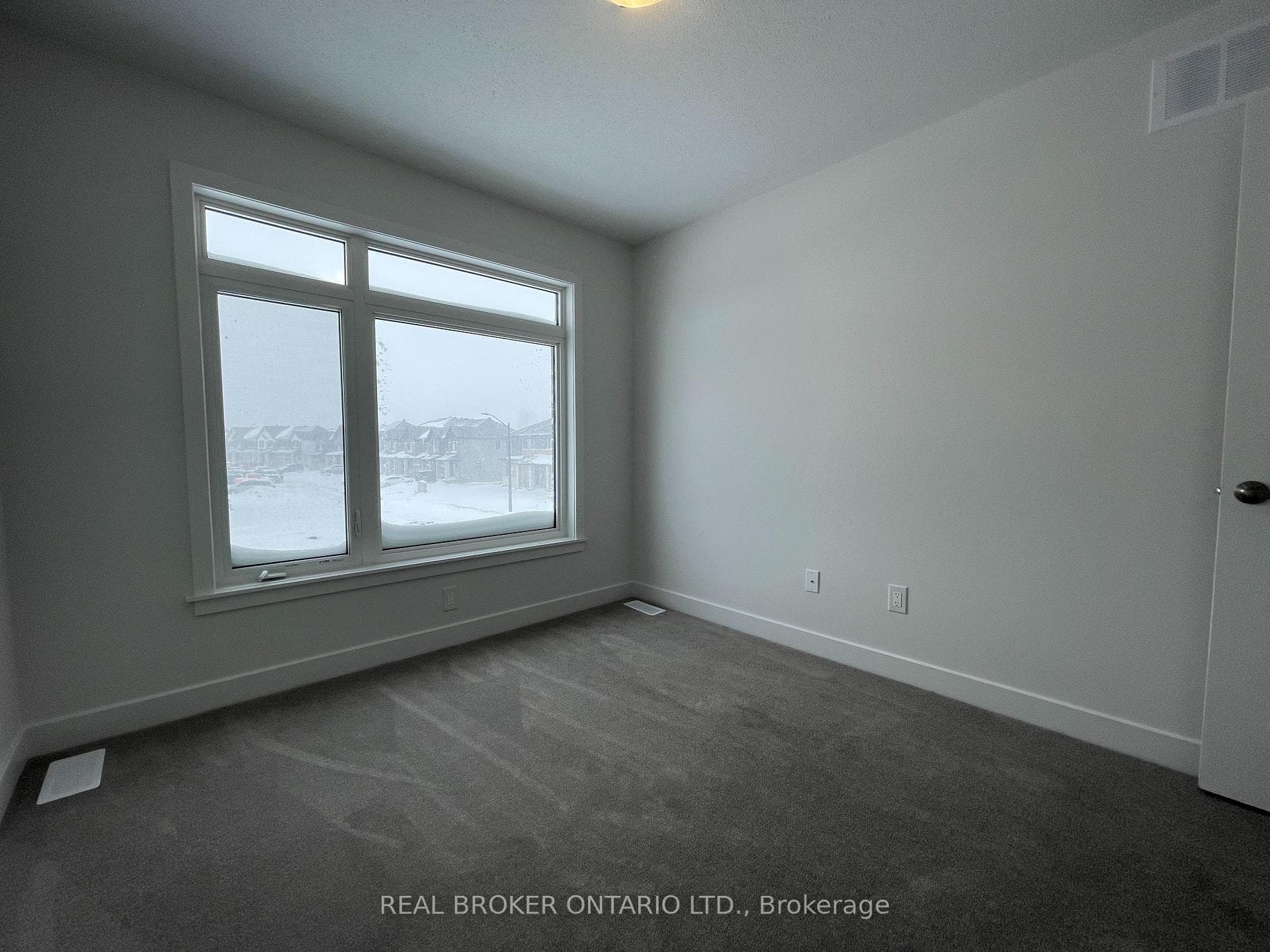 882 Solarium Avenue photo 30