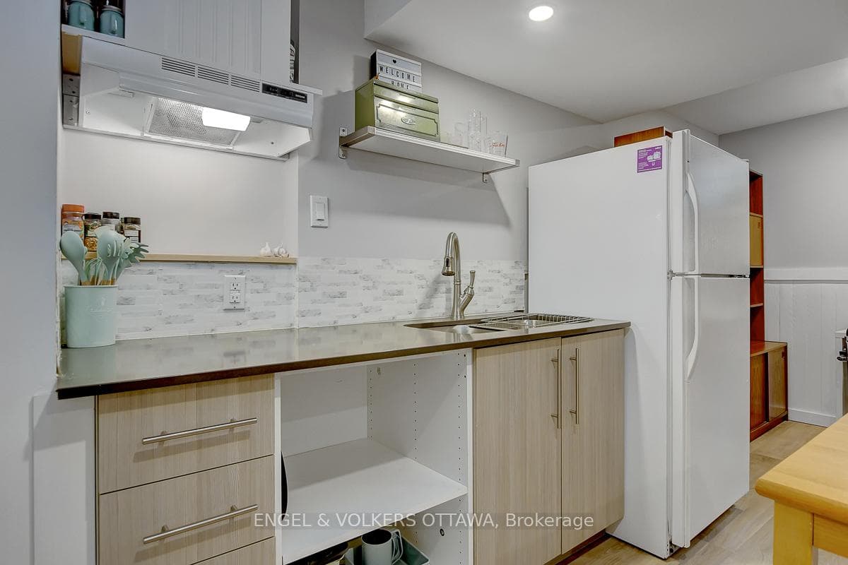 206 Sherway Drive photo 33