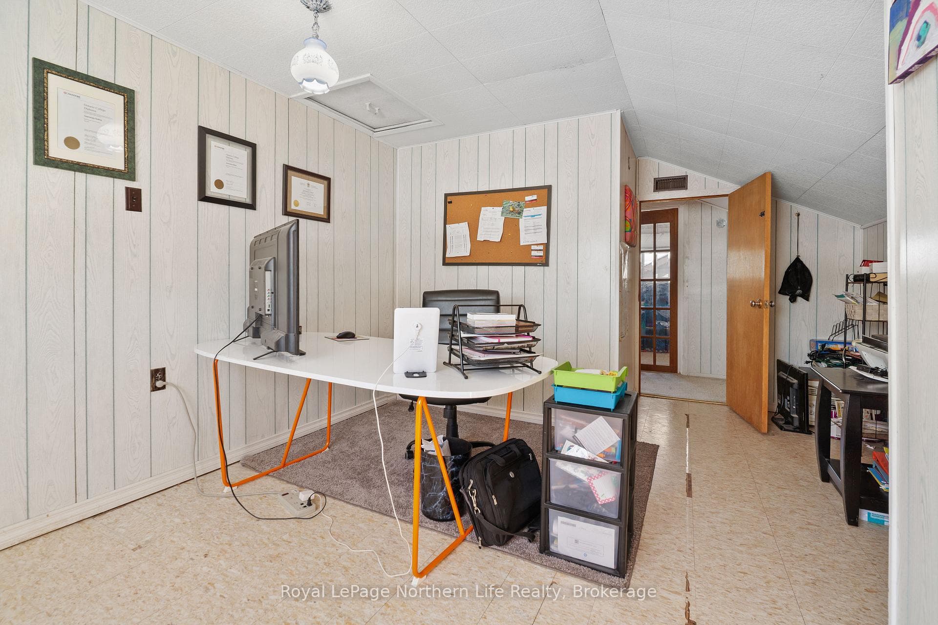 455 Angus Street photo 34