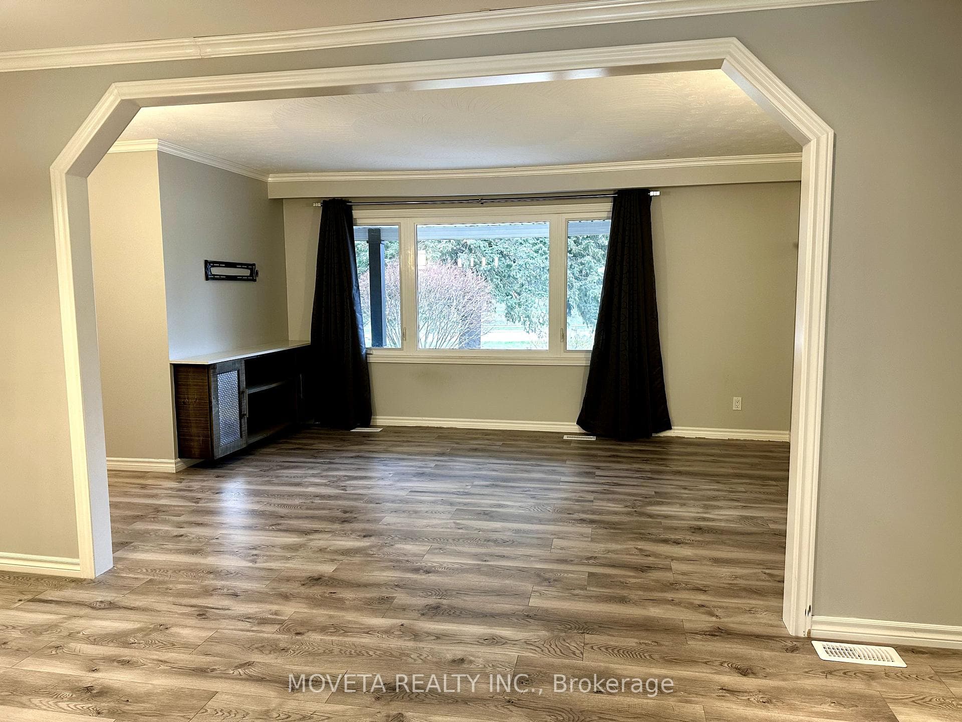 208 Montgomery Drive photo 18