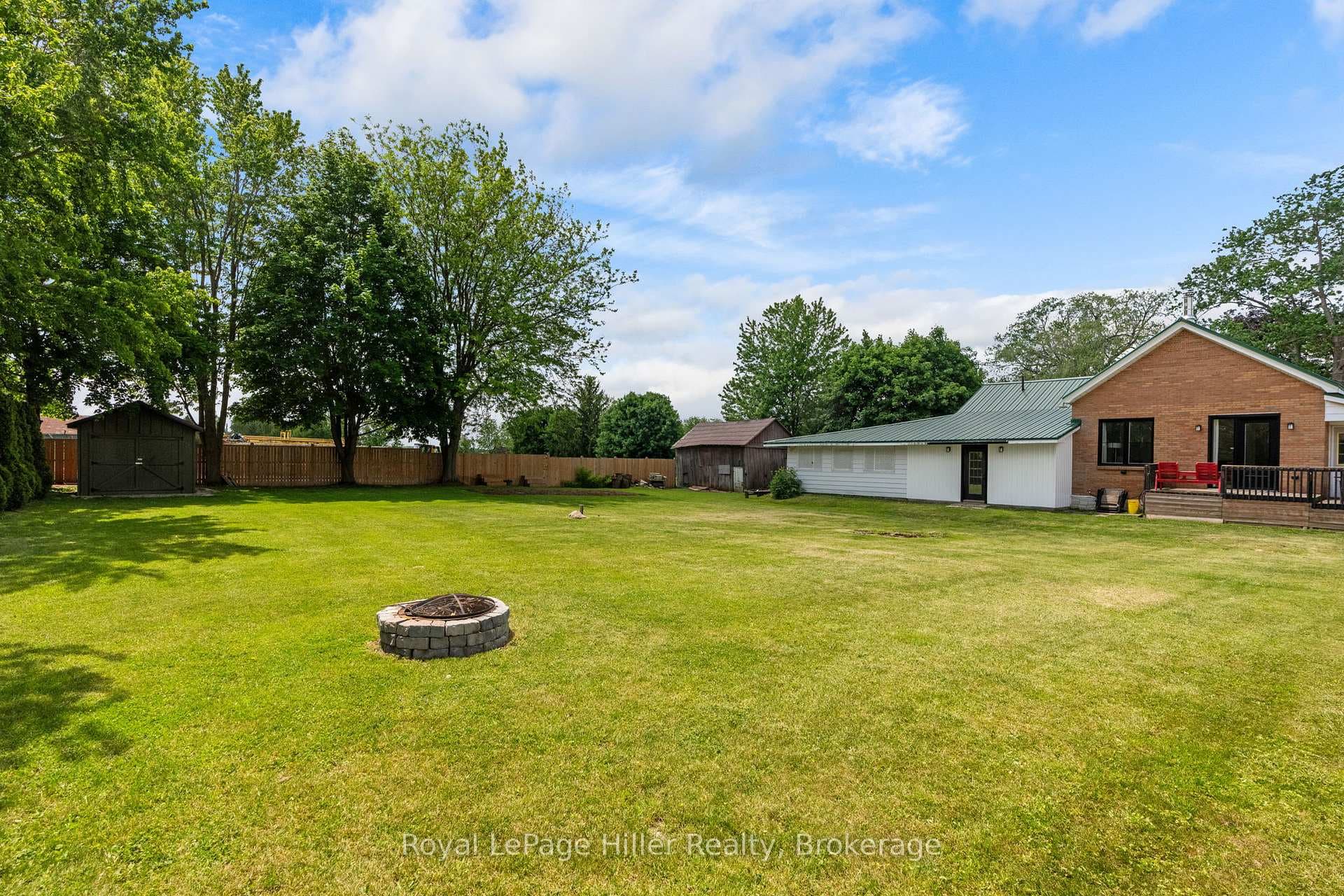 125 Portland Street photo 41