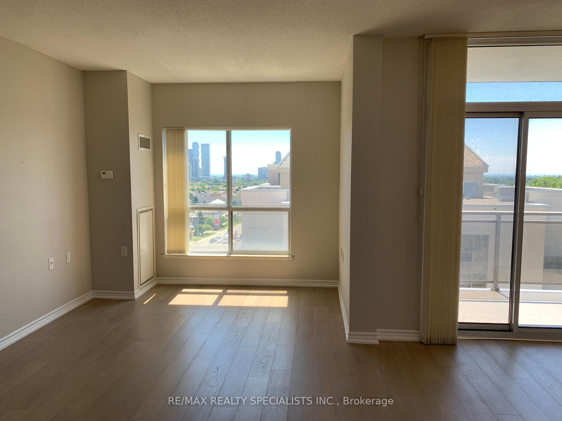 810 Scollard Court Unit 1106 photo 21
