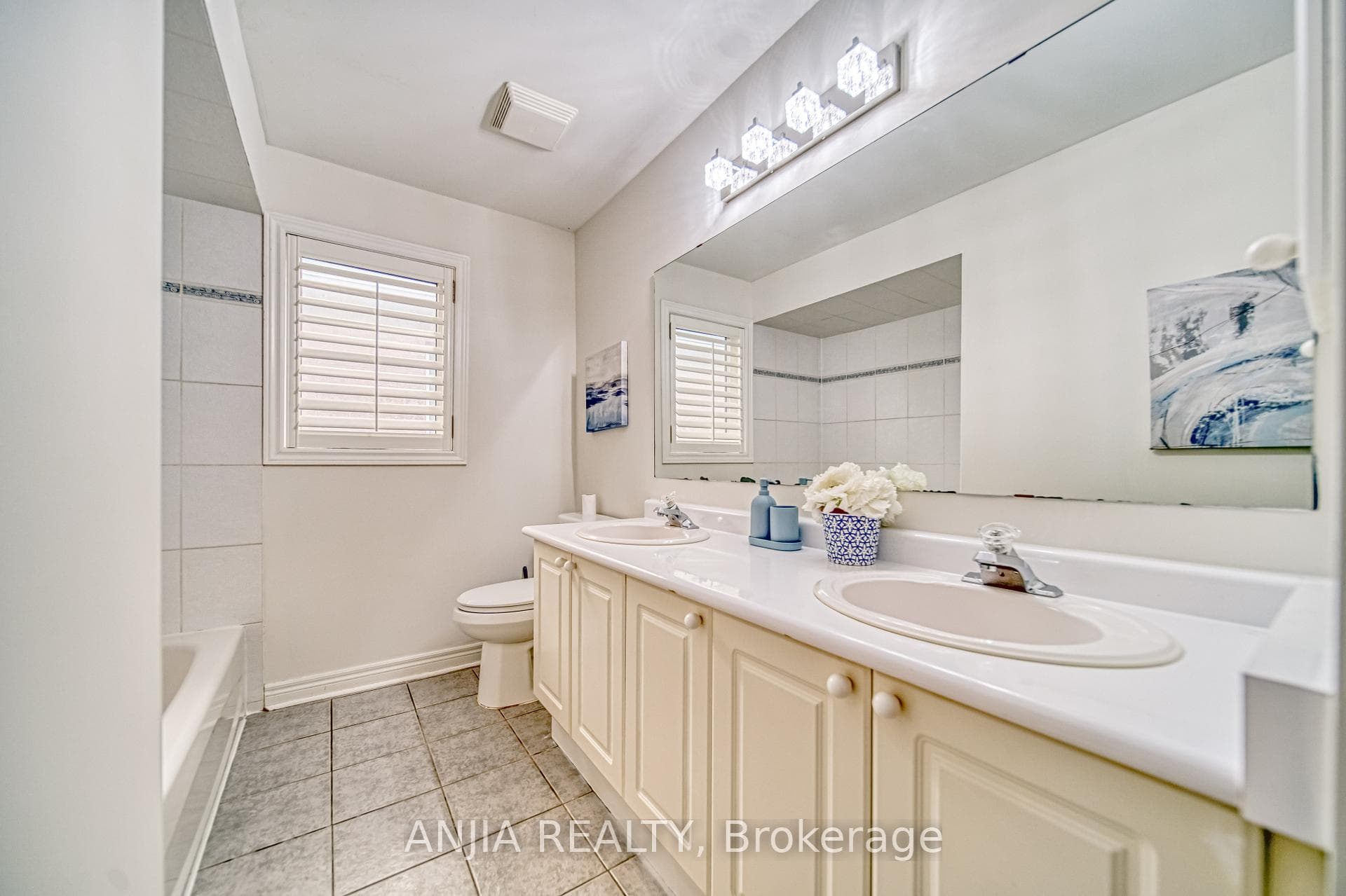 55 Castlemore Avenue photo 28