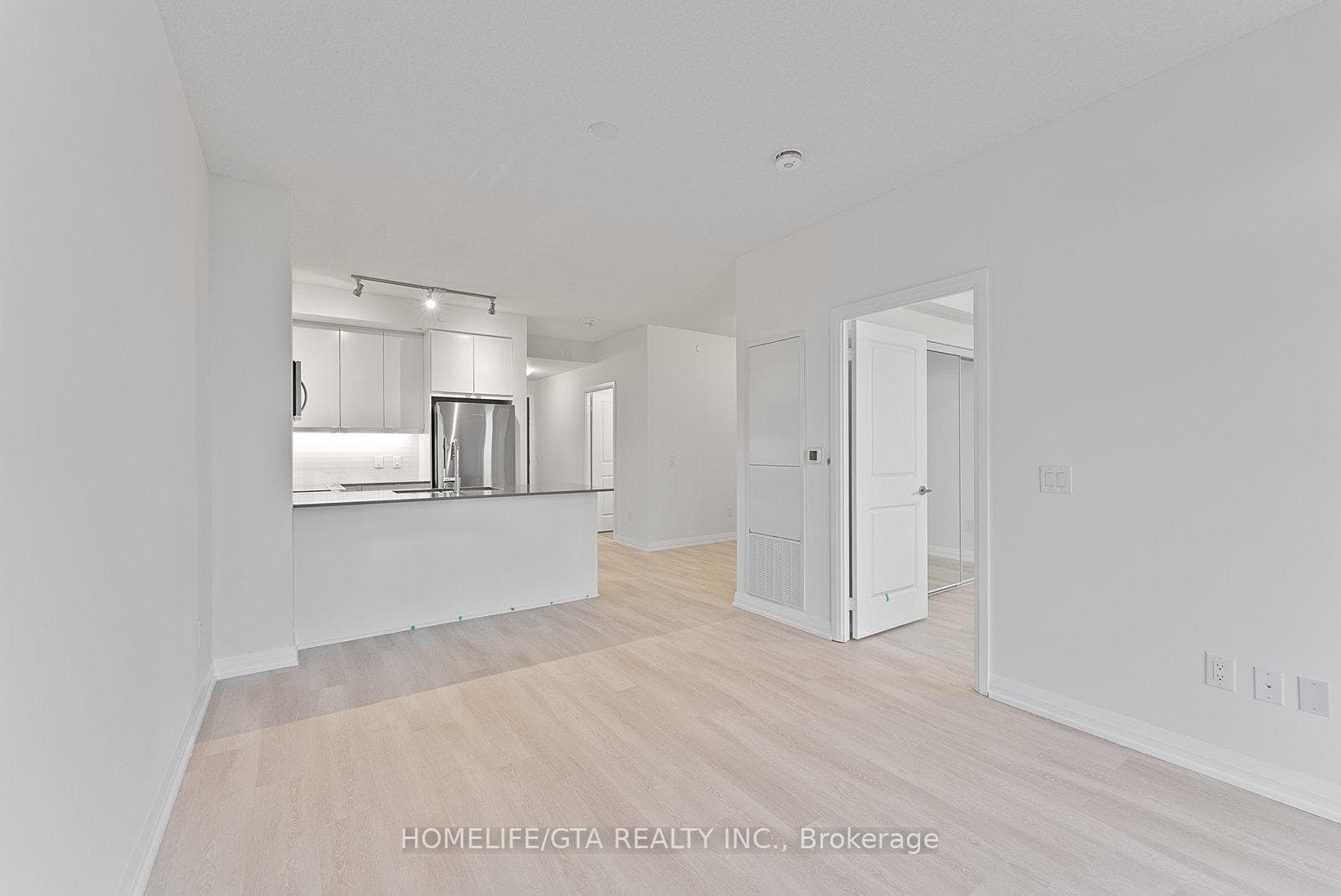 3260 Sheppard Avenue Unit 1803 photo 14