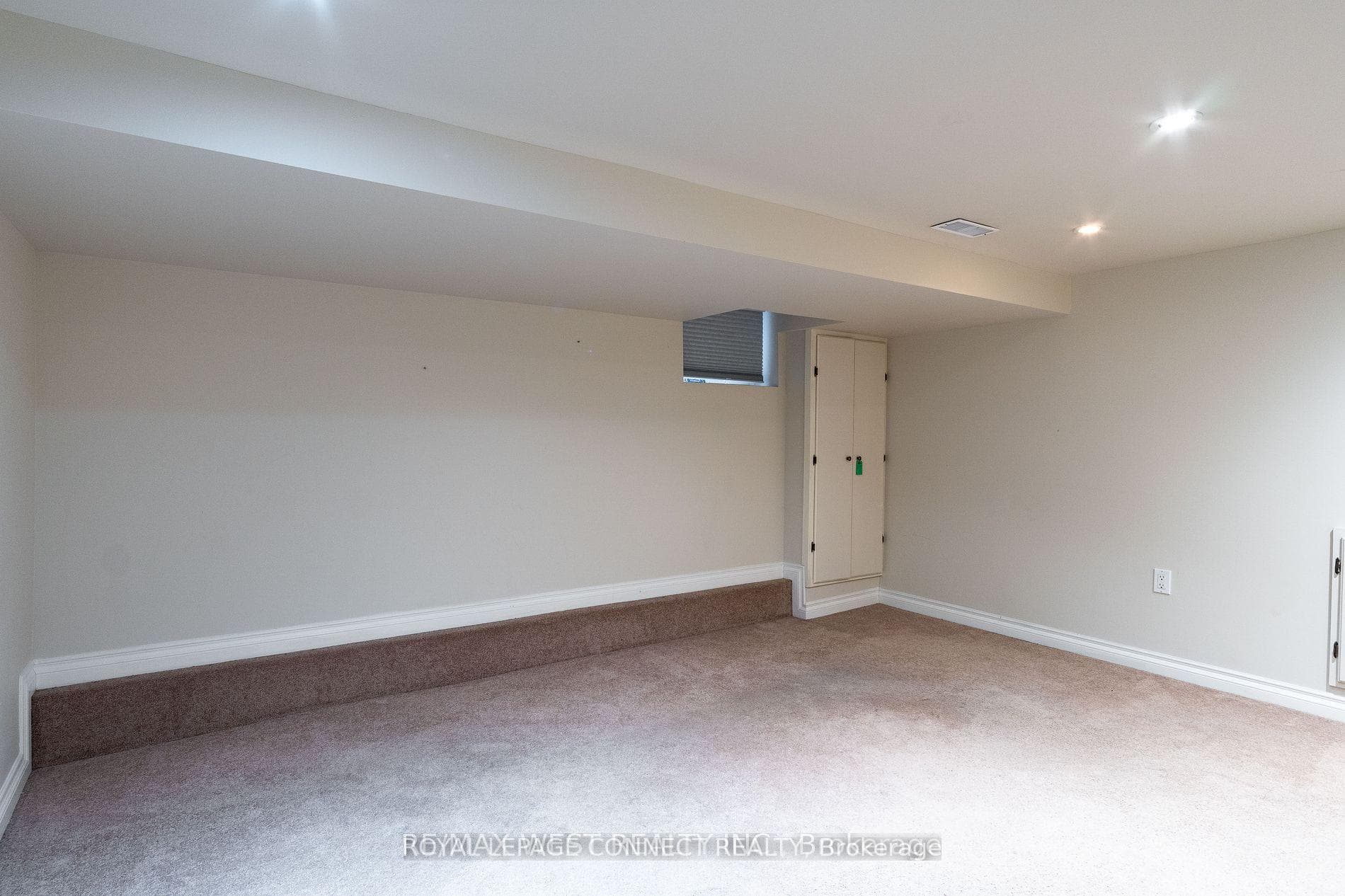 638 Willard Avenue photo 25