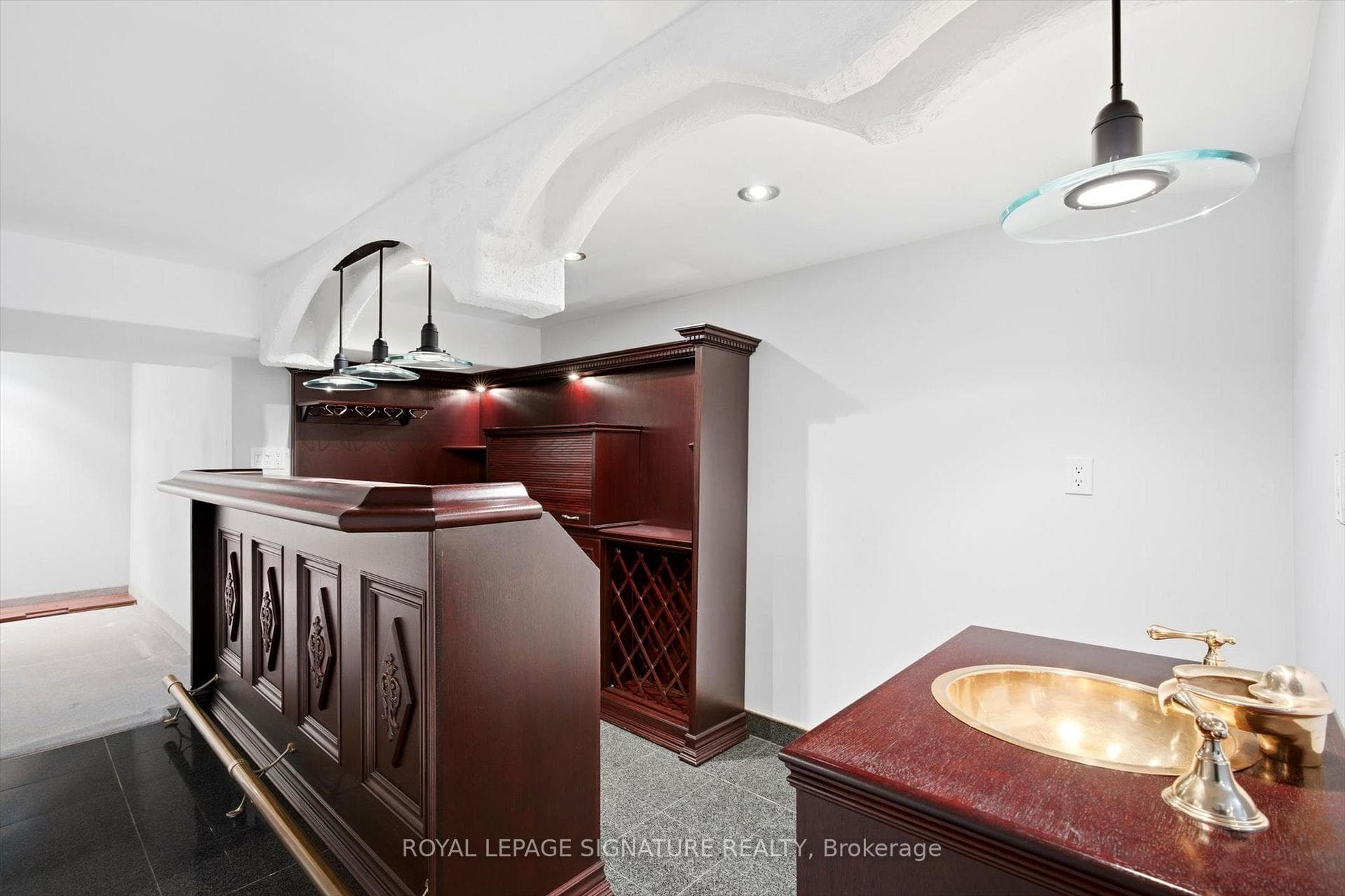 81 Parkside Drive photo 40