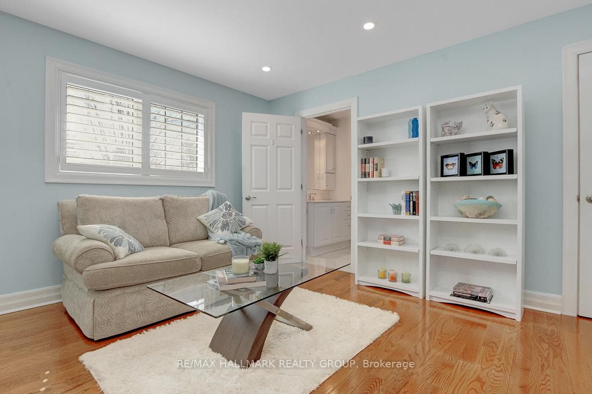 11 Wedgewood Crescent photo 11