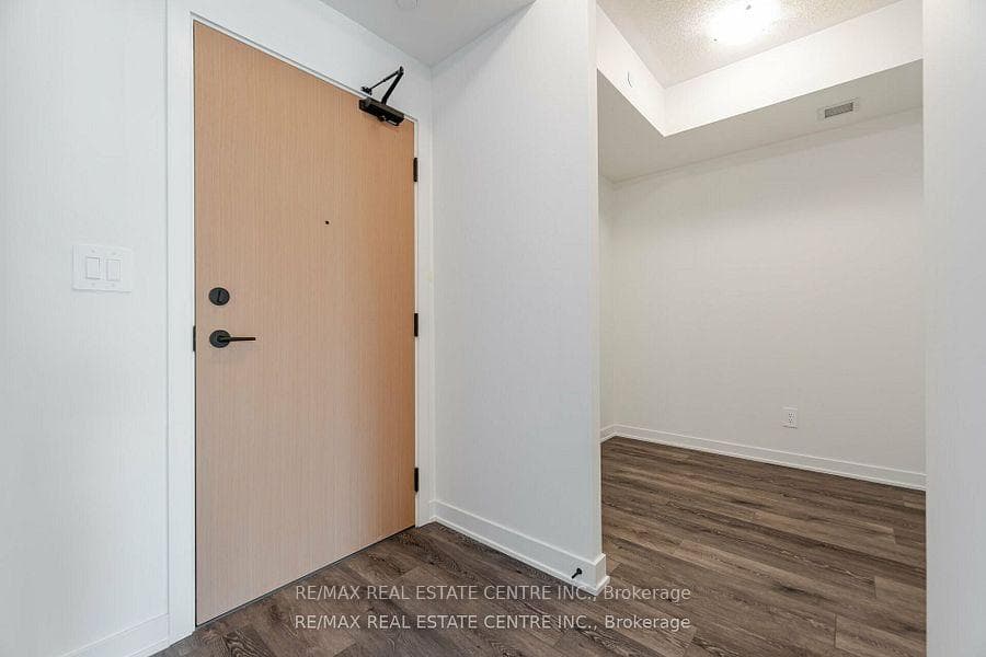 1440 Clarriage Court Unit 210 photo 5